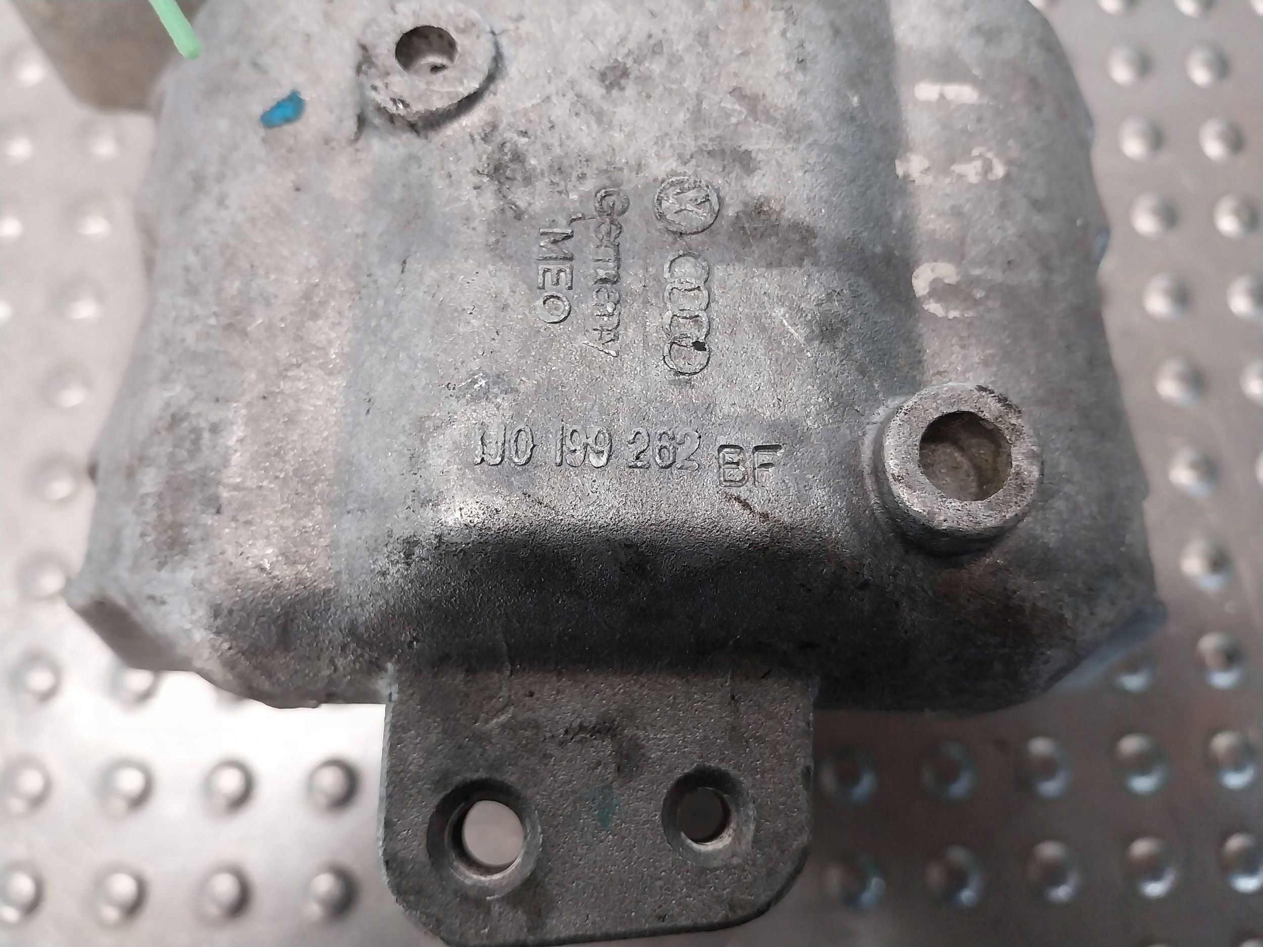 supporto Supporti motore usato 1J0199262BF VW GOLF IV LEON e OCTAVIA e A3 8L 1.9 TDI