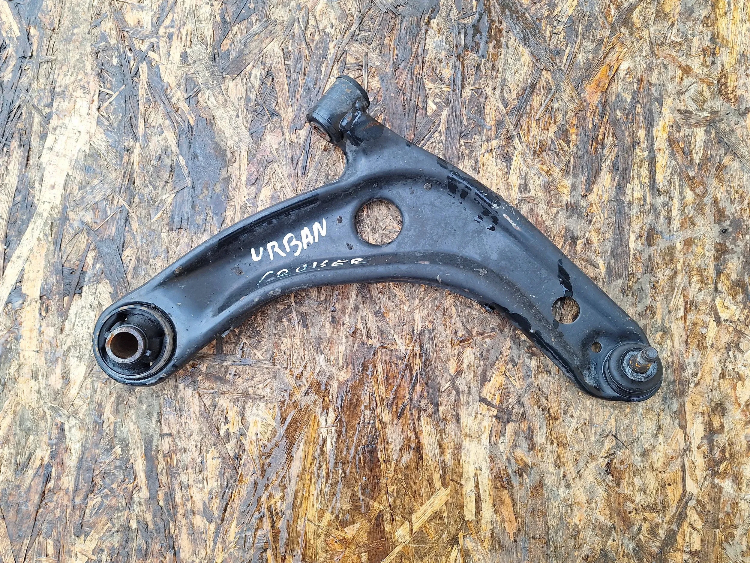 arm front right Toyota Urban Cruiser