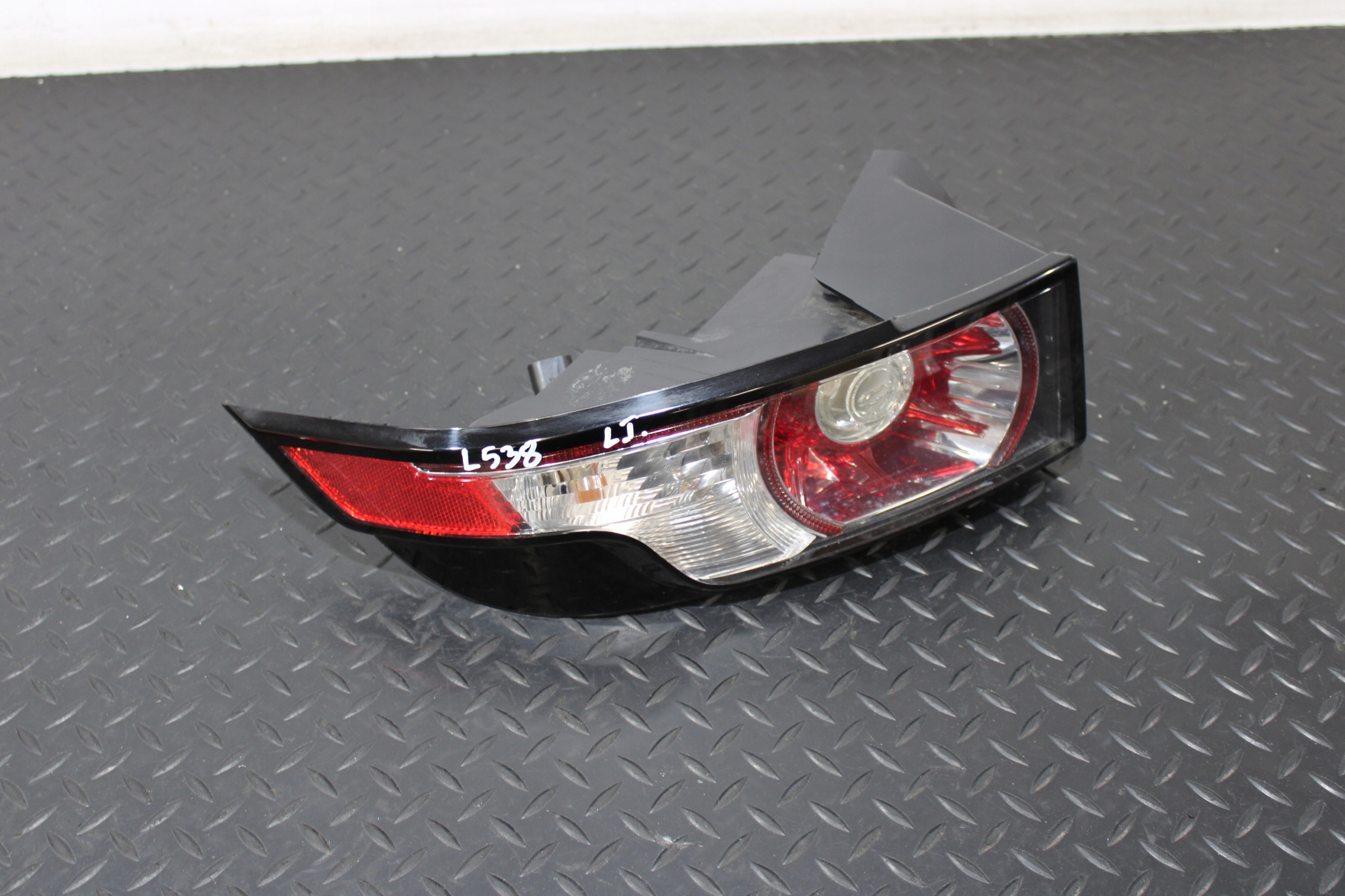LAMPA LEWY TYŁ LAND ROVER EVOQUE L538