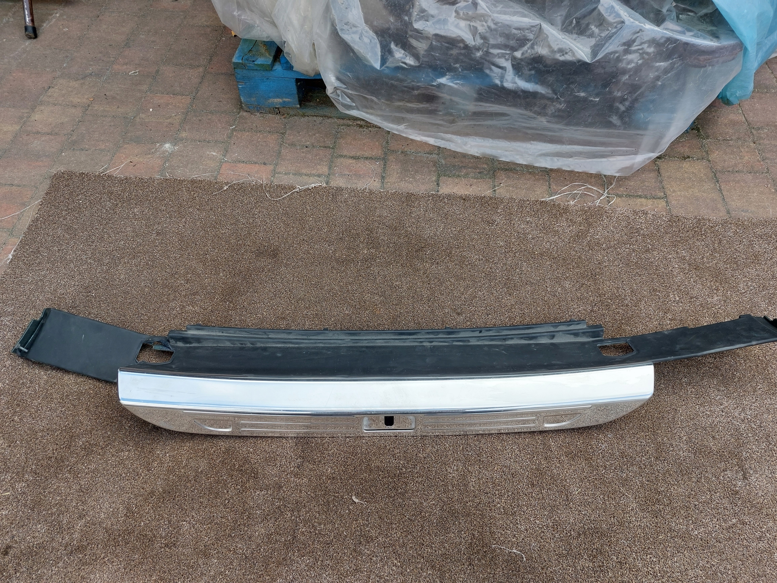 cover of the threshold boot BENTLEY MULSANNE 15R