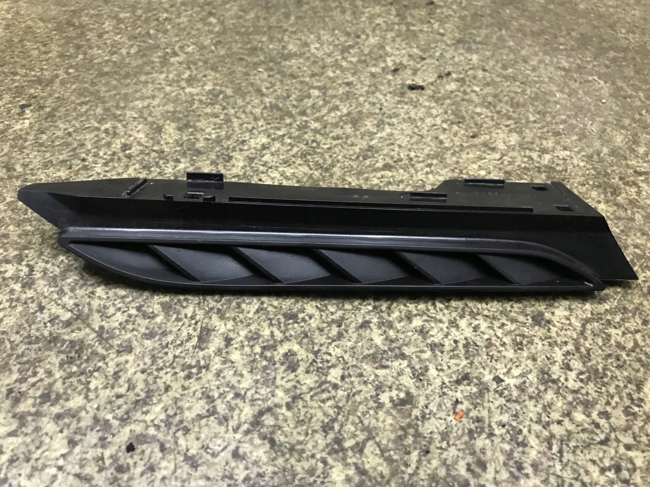 72410-65j0 - Grand Vitara II планка почек впускной капот правый BDB