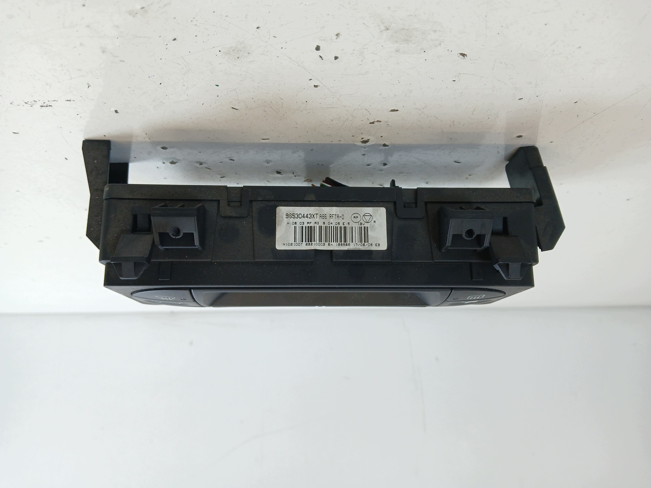 PEUGEOT 1007 commande de climatisation alimentation d'air 96530443XT