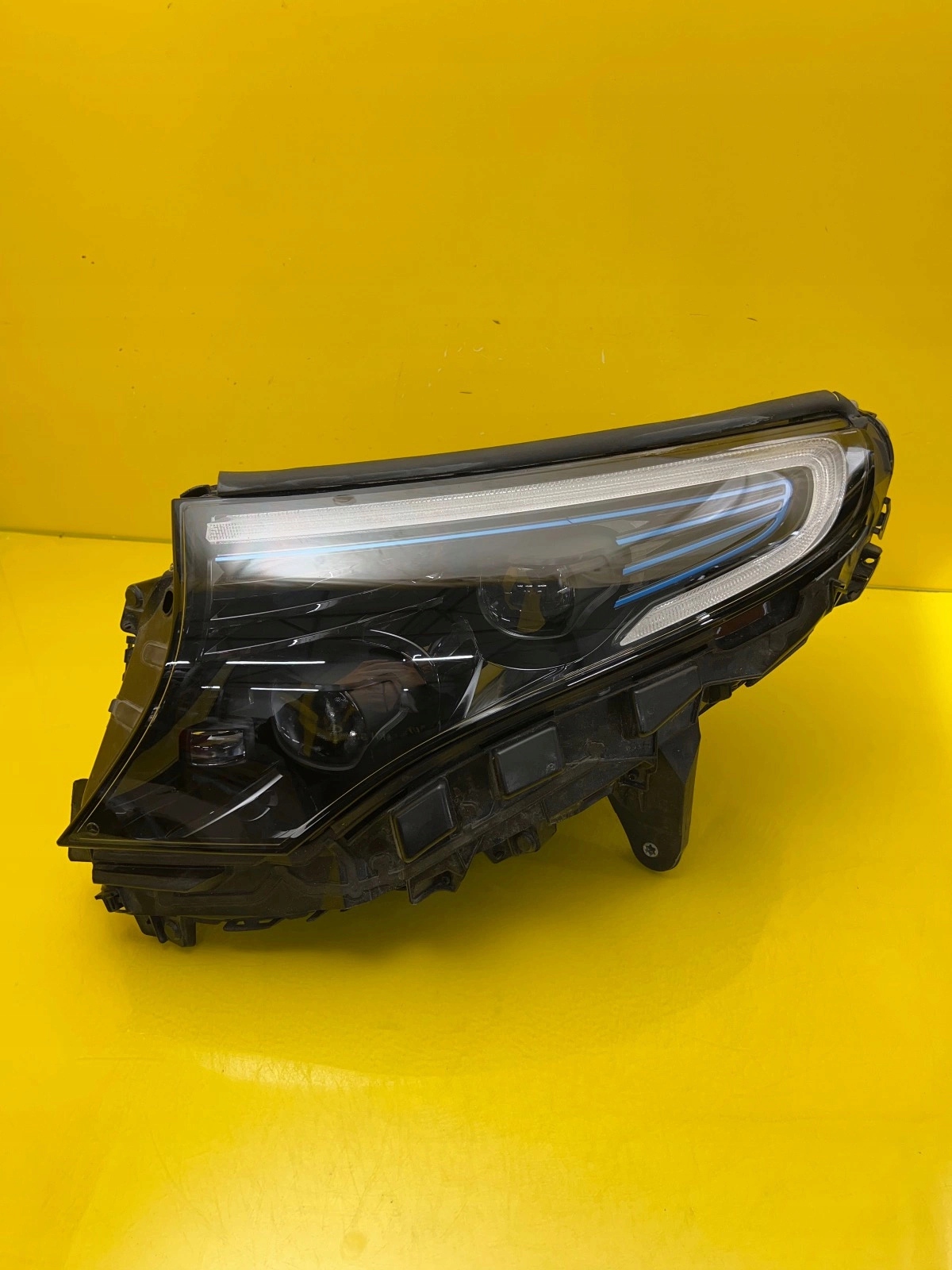 light left Mercedes EQC W293 Full Led A2939067500