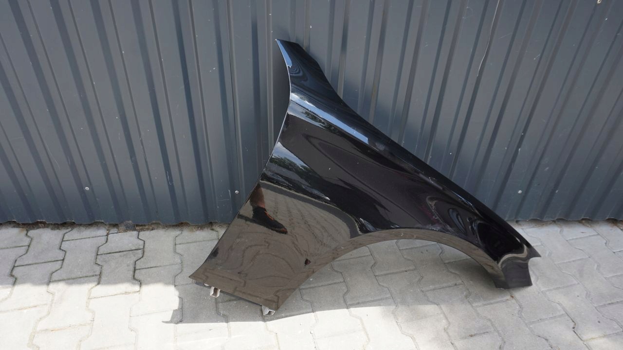 MERCEDES E W 213 - right front fender front