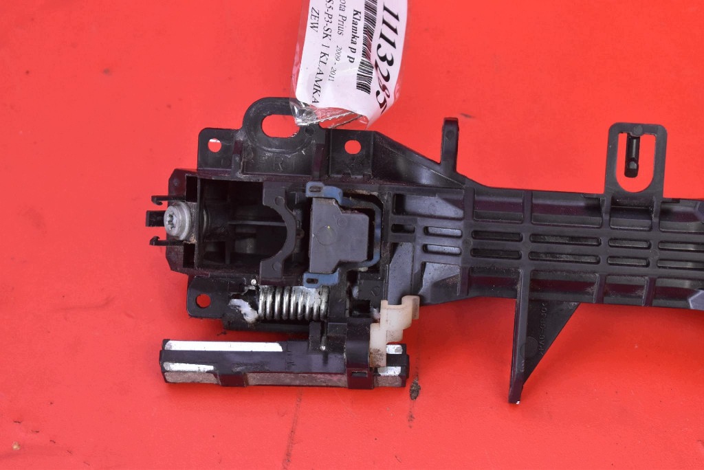 handle right front front 8V1 TOYOTA PRIUS 3 III XW30 09-11