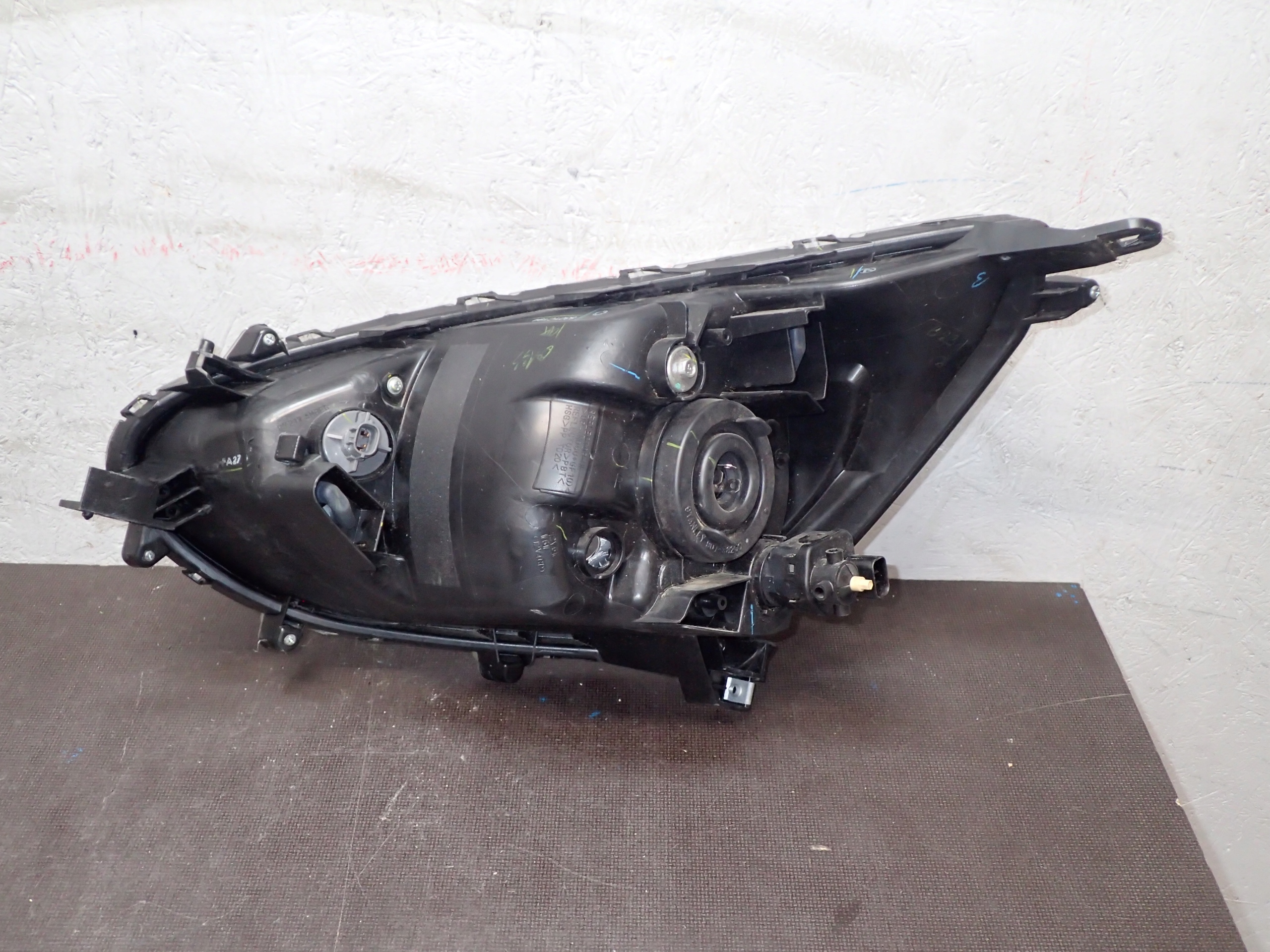 light front right MITSUBISHI SPACE STAR II 2 13