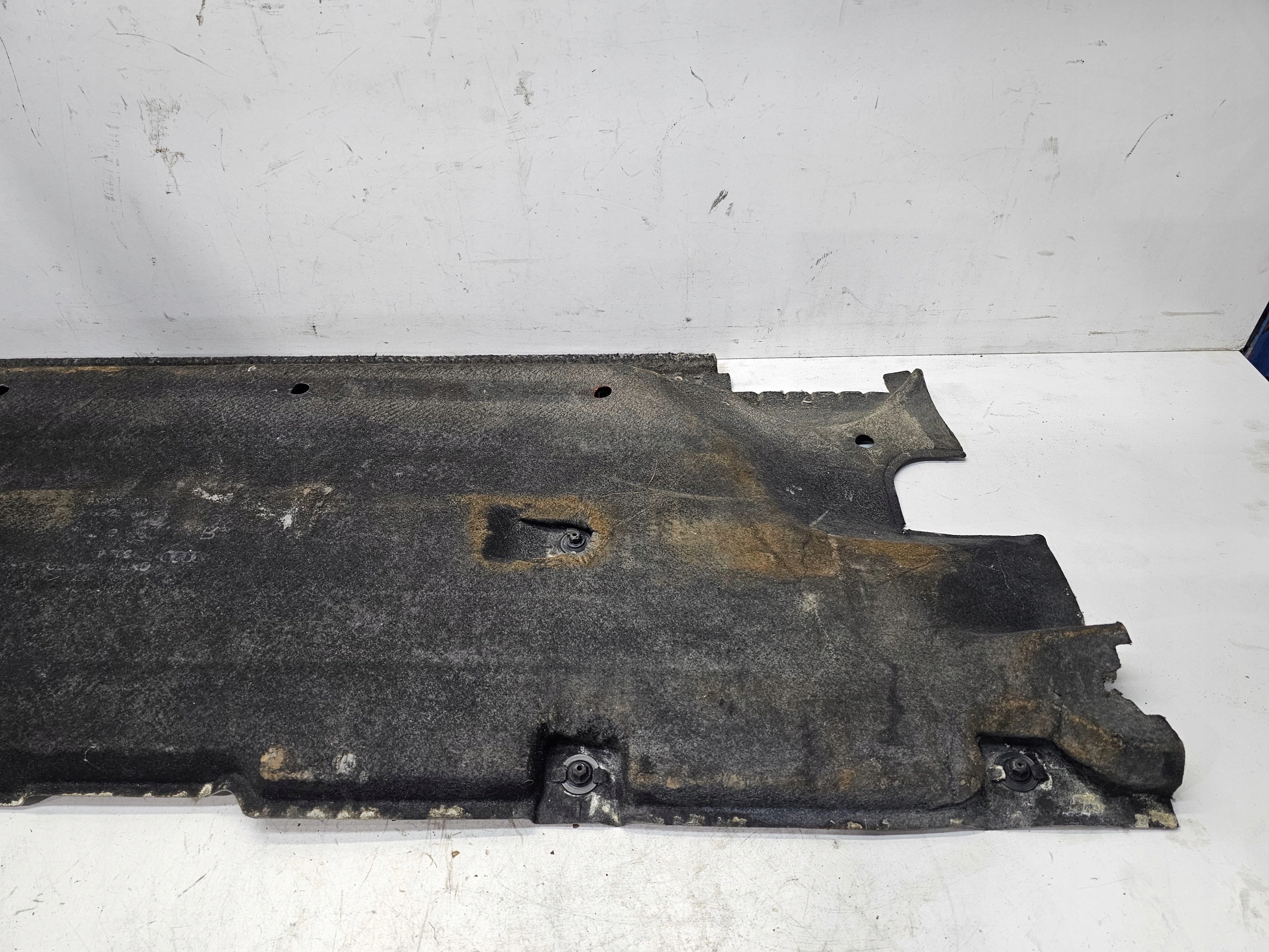 cover chassis central left DUZA AUDI Q3 8U 8U0825207 1/26
