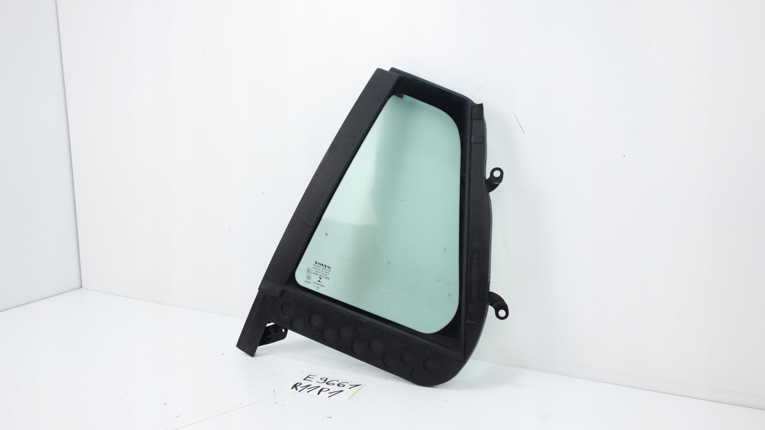 VOLVO V60 and 2016 ROK window window door left rear part
