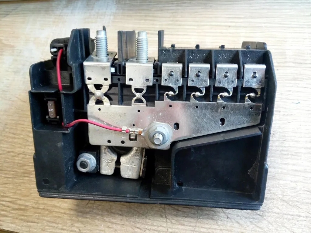 39148592 - БЛОК ЗАПОБІЖНИКІВ OPEL INSIGNIA B ОРИГ.*