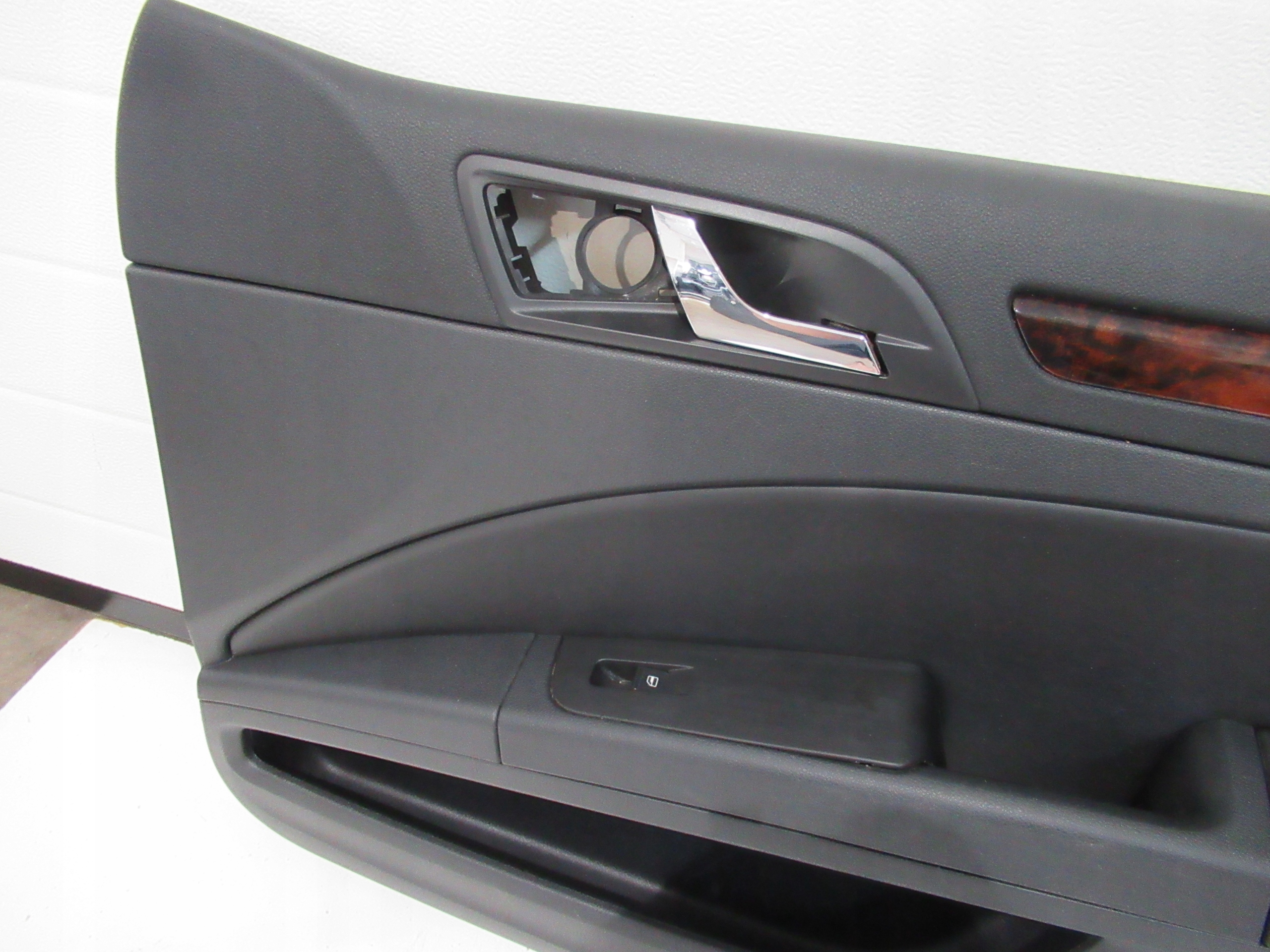 SKODA SUPERB II side door right front 3T1867012