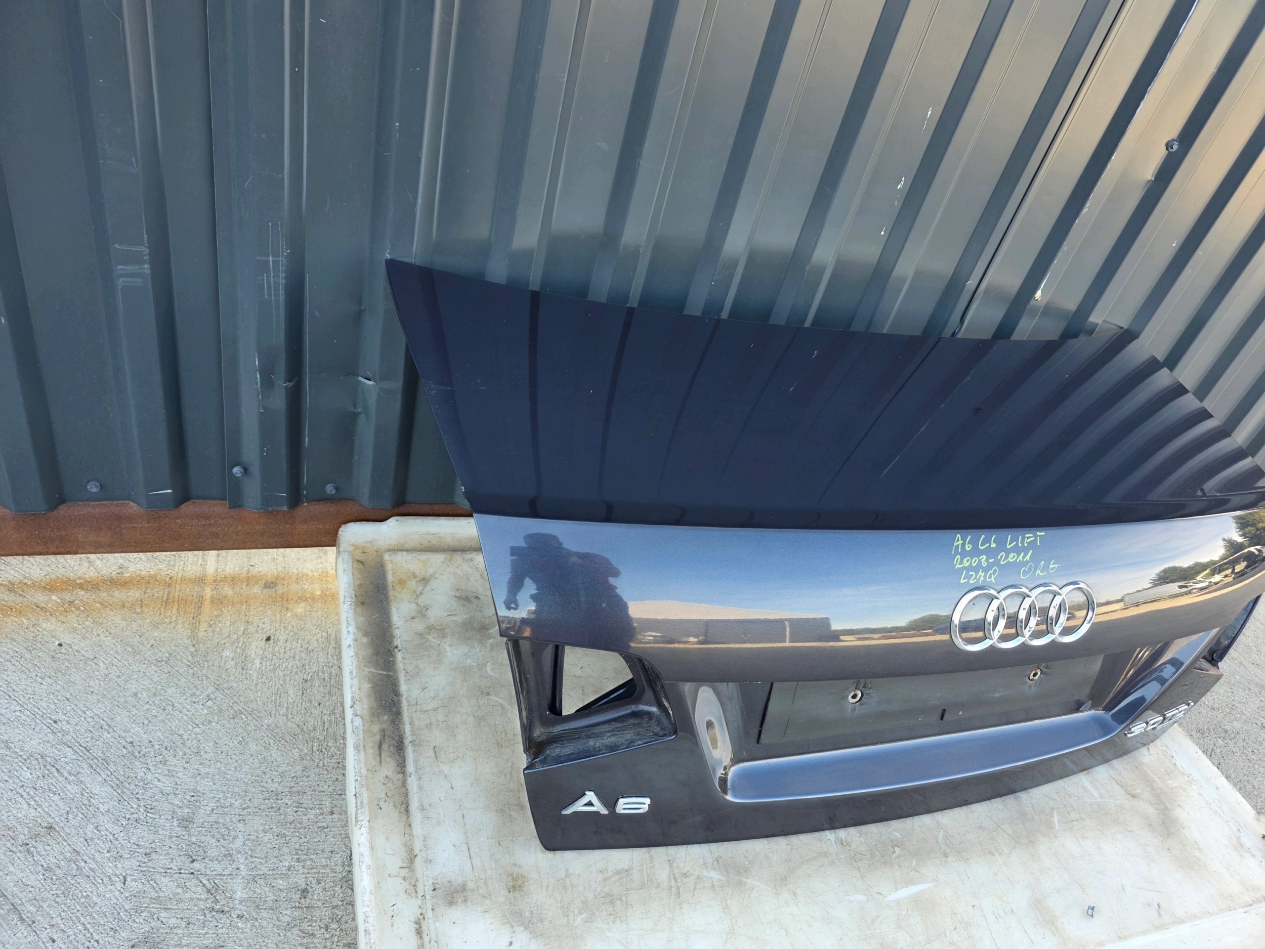 boot doors rear part AUDI A6 C6 sedan LZ7Q LIFT 2008-2011 original without rust !!!