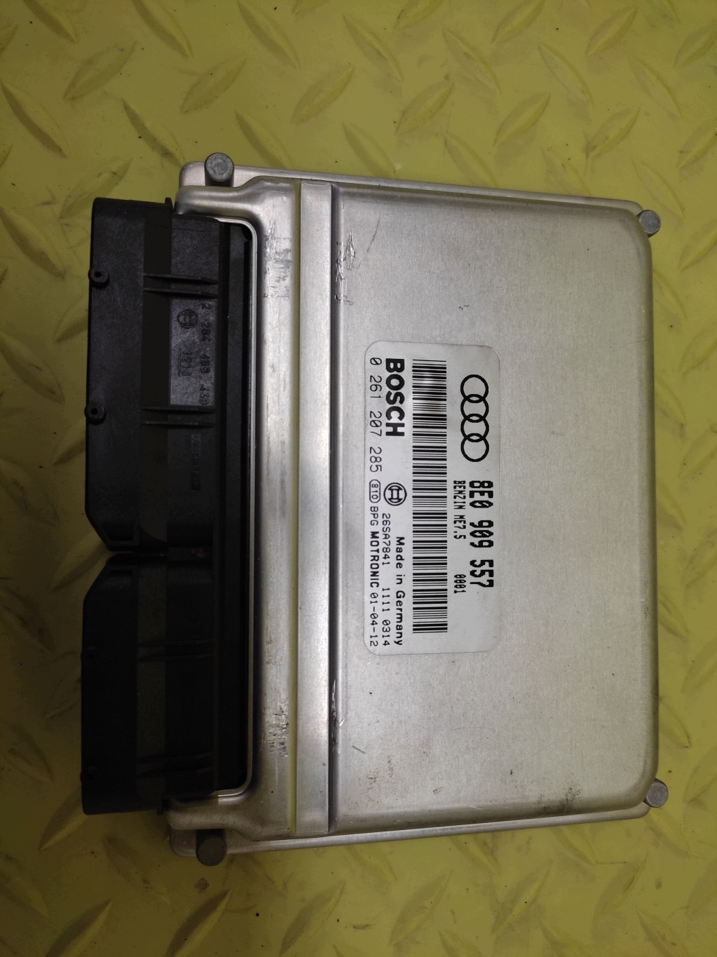 AUDI A4 B6 2.0 bedienteil des motors 0261207285