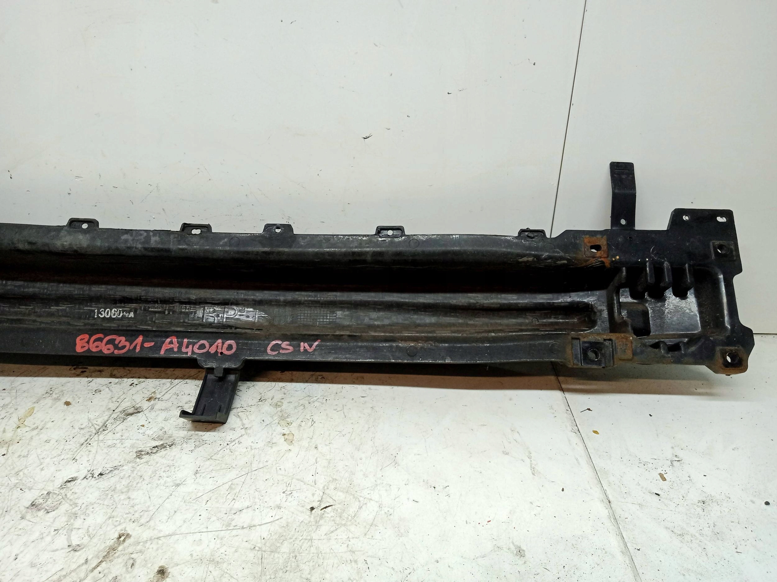 KIA CARENS 4 IV bumper support rear part rear 86631-A4010