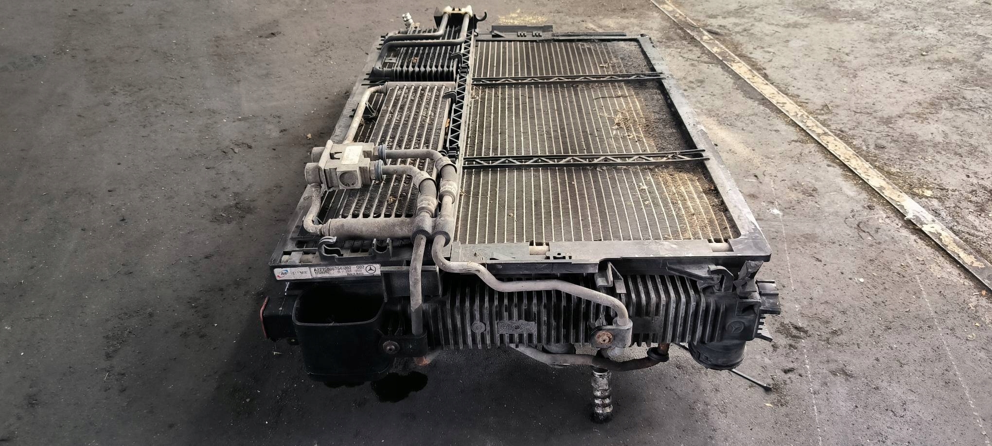 water cooler MERCEDES - BENZ S 320 L W221