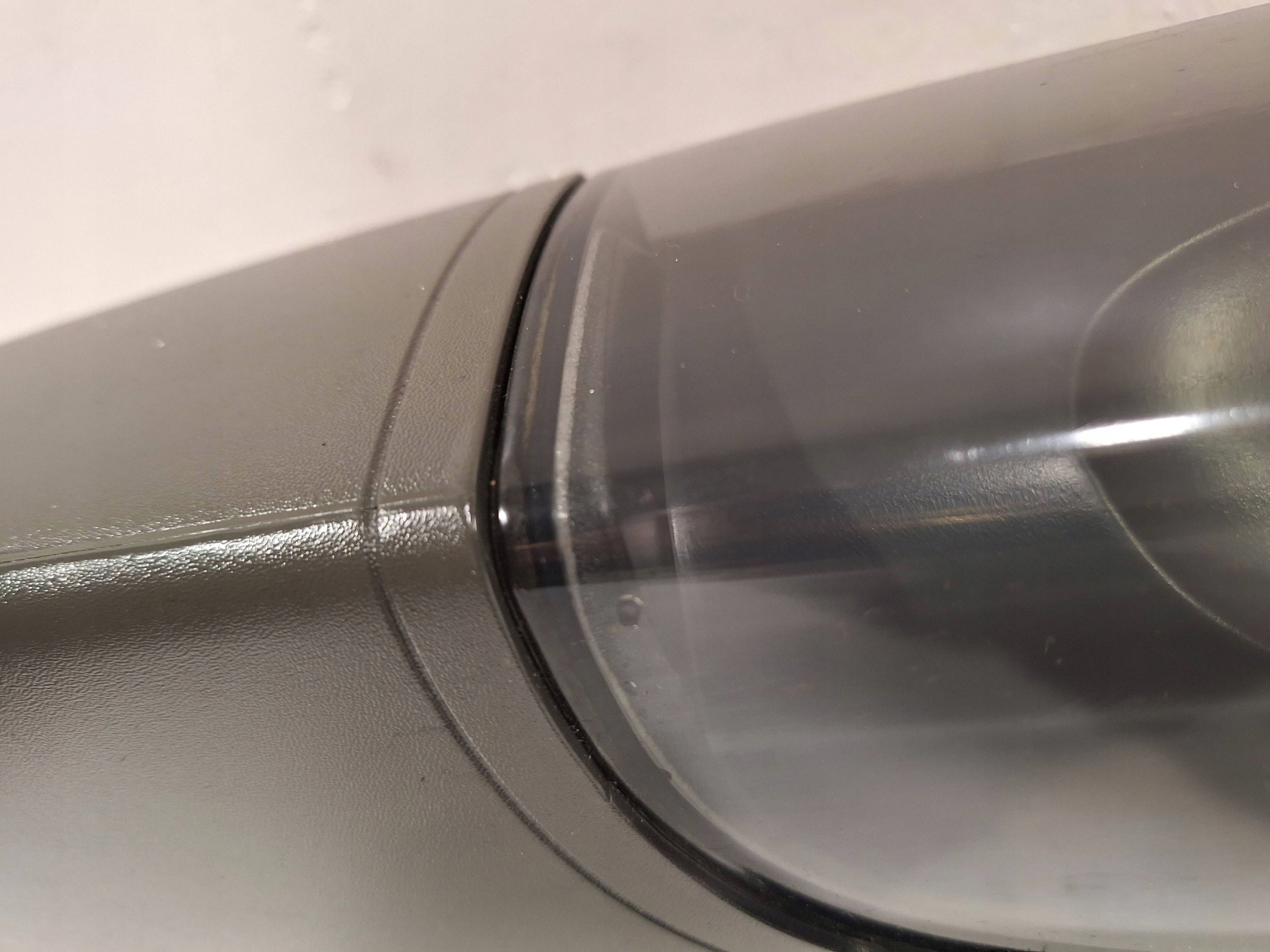 LAMPA TYŁ LEWA RENAULT TRAFIC II VIVARO A 01- Strona zabudowy lewa