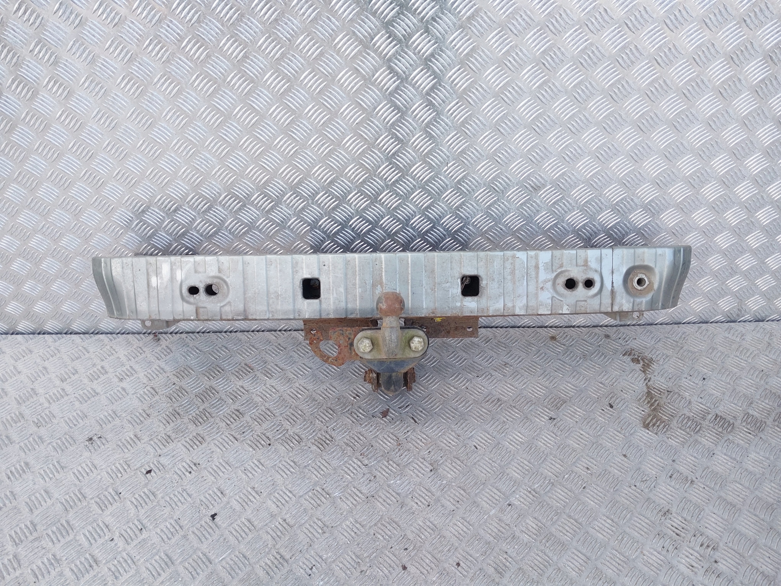 tow+bumper support rear part VOLVO V40 S40 04r 2.0B