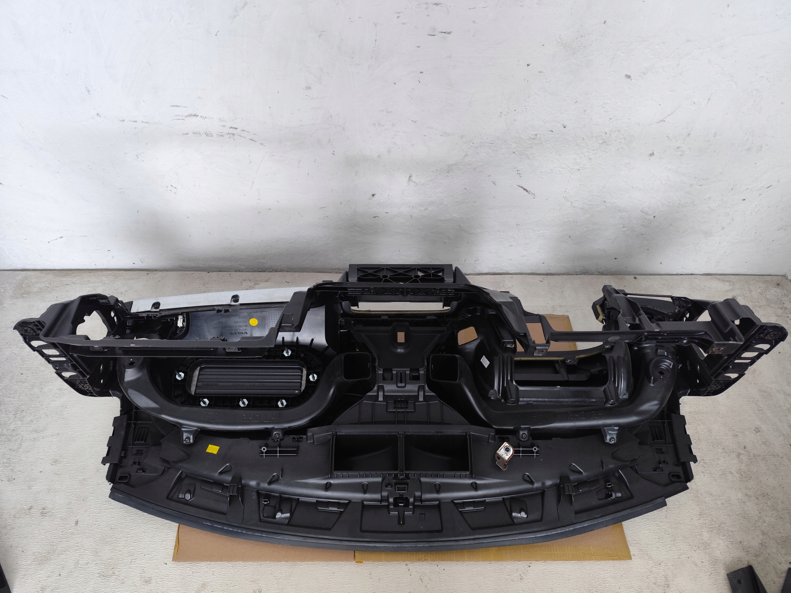 VOLVO V40 II 2012 dashboard console ANGLIK