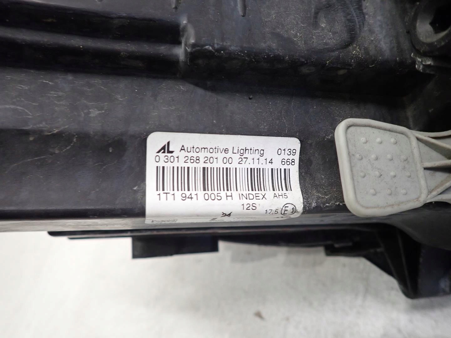 light front front left VW TOURAN CADDY 2010-2015 1T1941005H