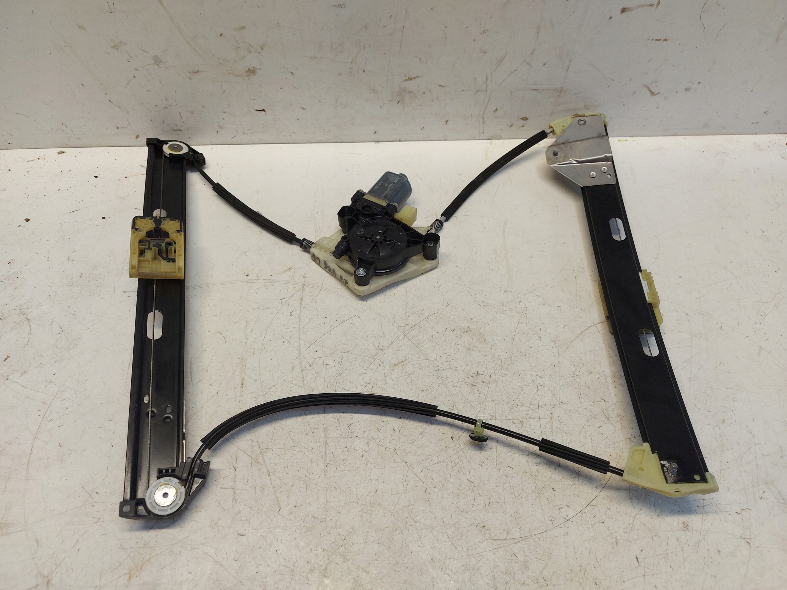 Audi A1 82A window regulator front right 82G837462