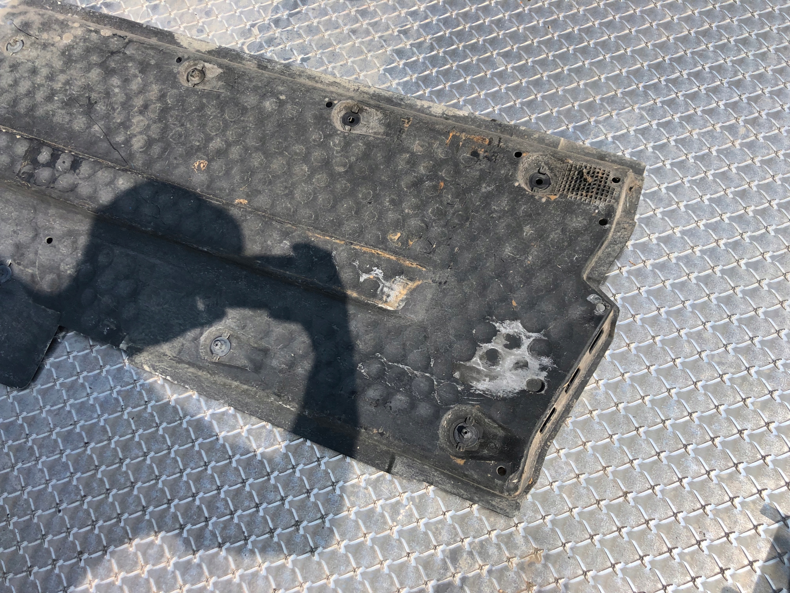 cover chassis left VW POLO V 6R 6Q0825201H