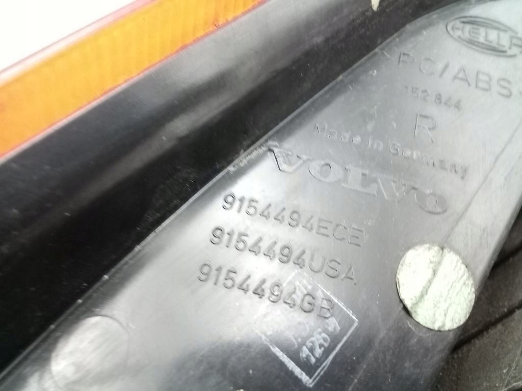Volvo V70 and 1 light right rear part rear upper 9154494