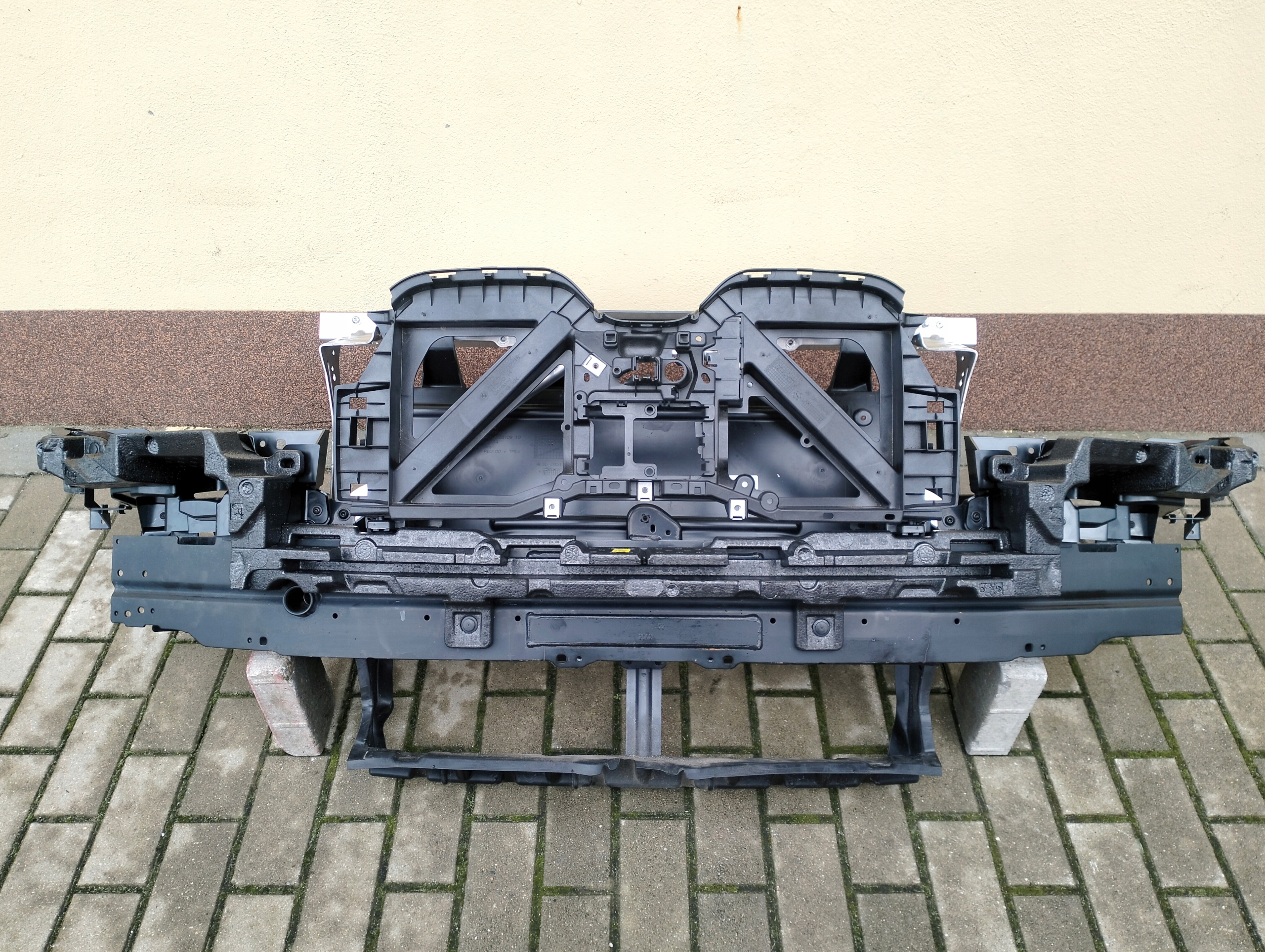 PAS PRZEDNI WZMOCNIENIE BELKA BMW IX I20