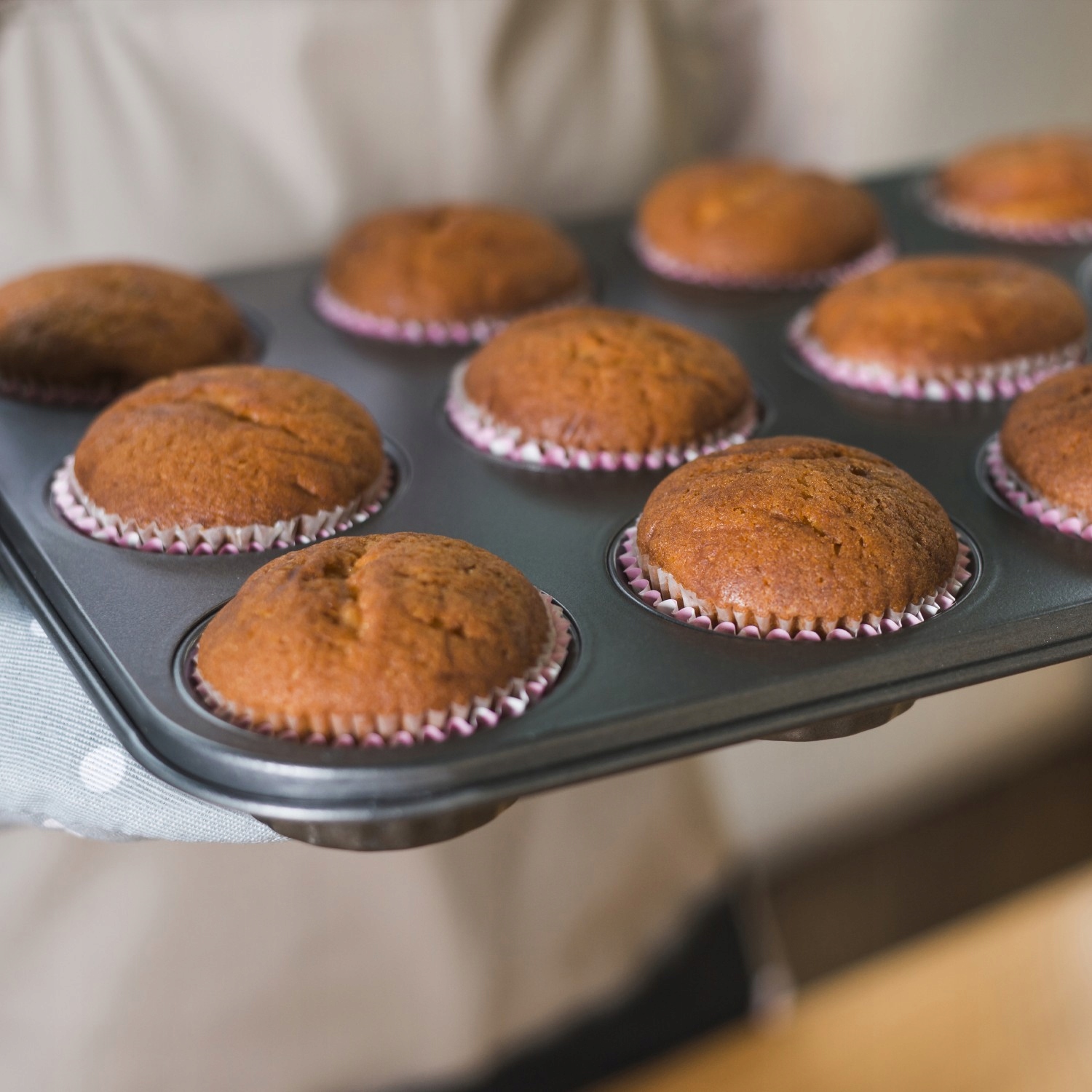 FORMA DO PIECZENIA BABECZEK MUFFINEK 12SZT. Wysokość produktu 3 cm