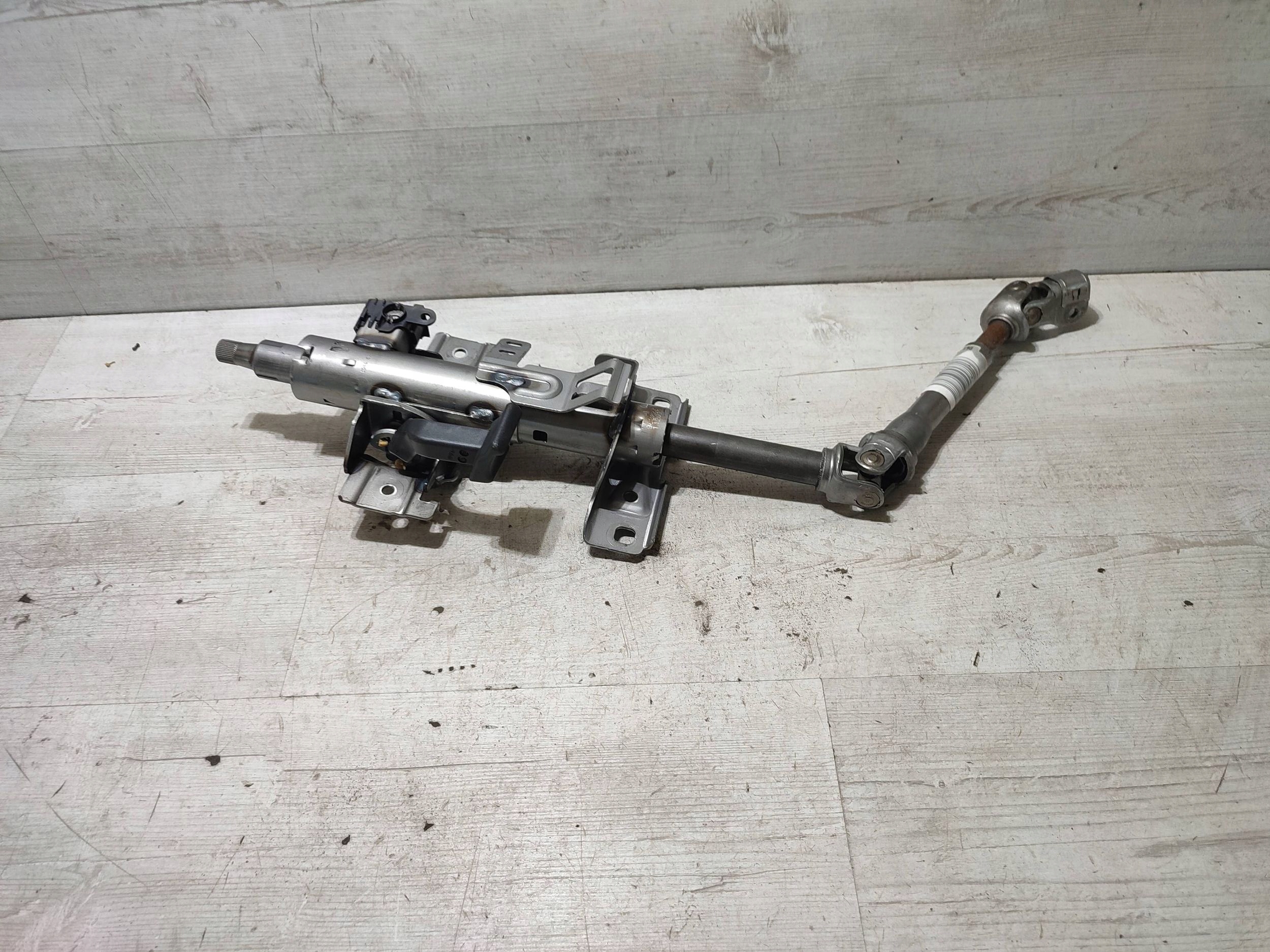 Peugeot 308 2019 steering wheel rod