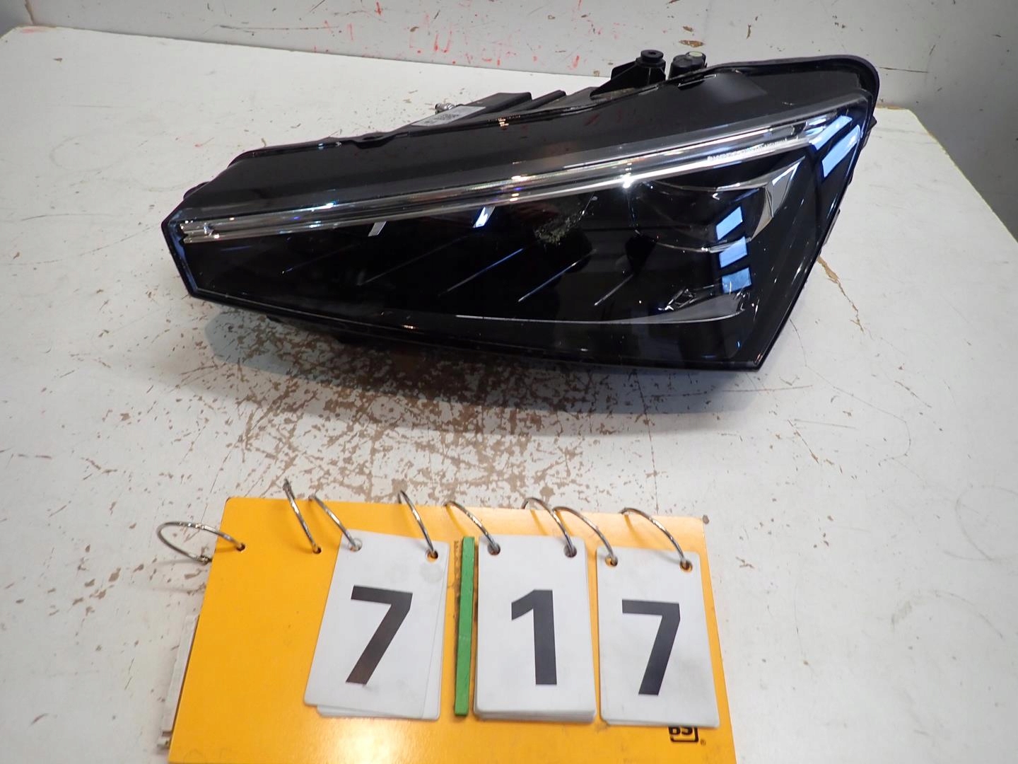 light front left SKODA SCALA FULL LED 19