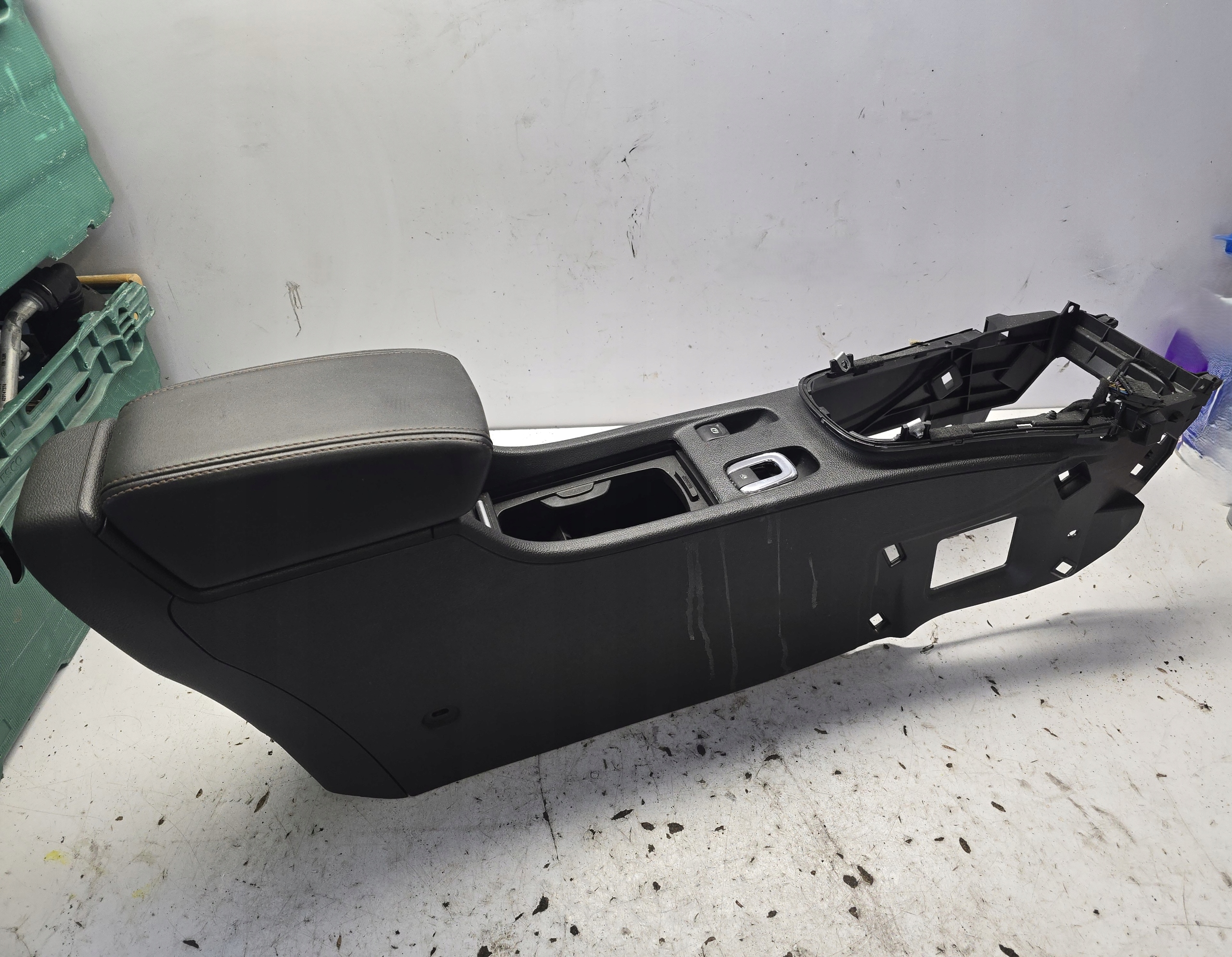 OPEL CASCADA CABRIO TUNEL central armrest EUROPA