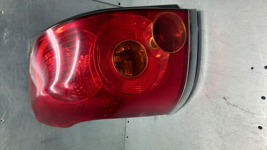 LAMPA LEWA TYŁ TOYOTA AVENSIS T25 05R 2.0D
