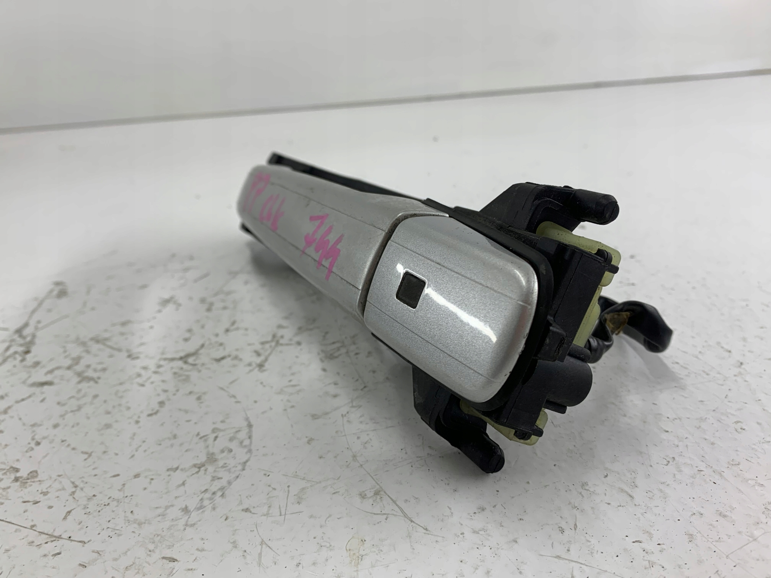 MERCEDES CLK C208 W208 handle exterior right front 744
