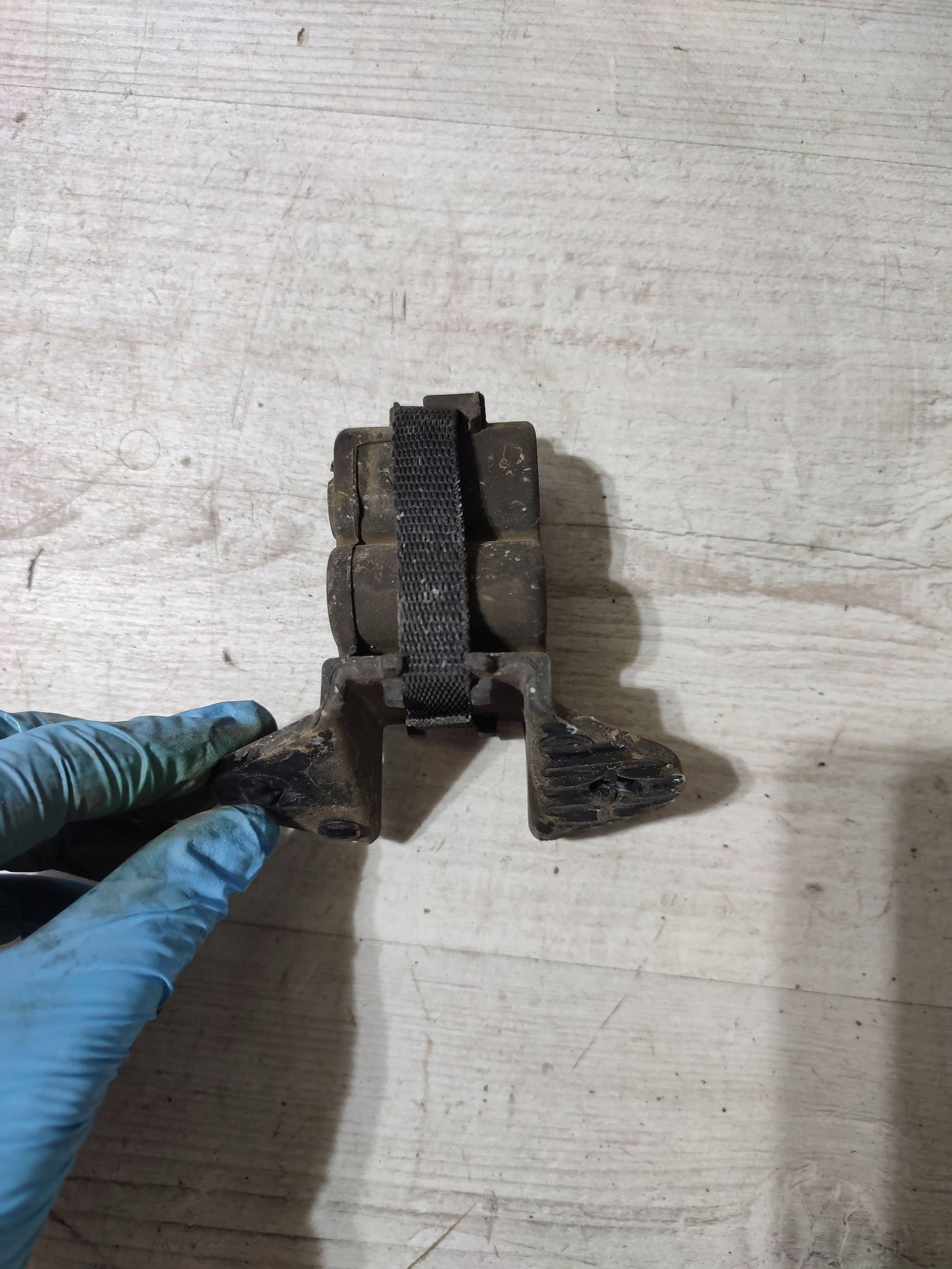 Opel Corsa F 2022 holder / bracket tlumika