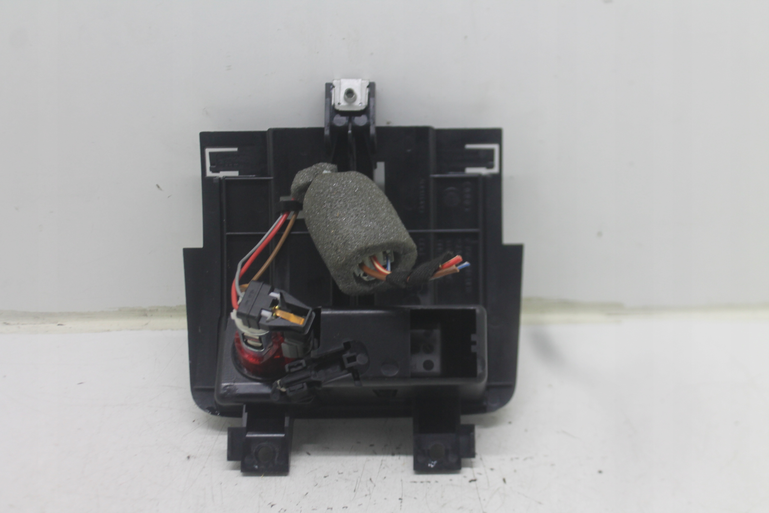 passenger compartment ashtray 8J0857951A AUDI