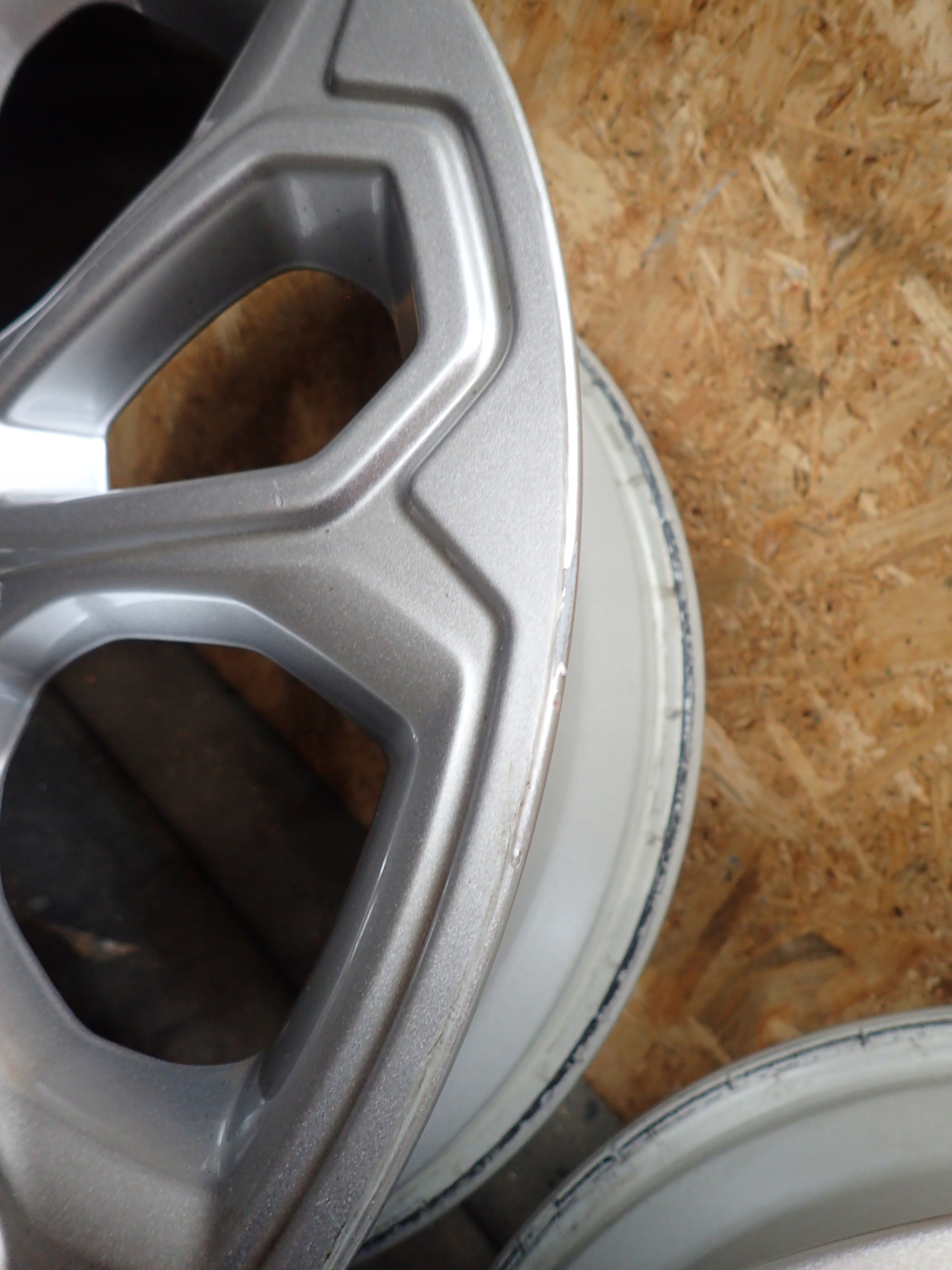 disk hliníkový FORD 17" 4X108 7J ET37,5