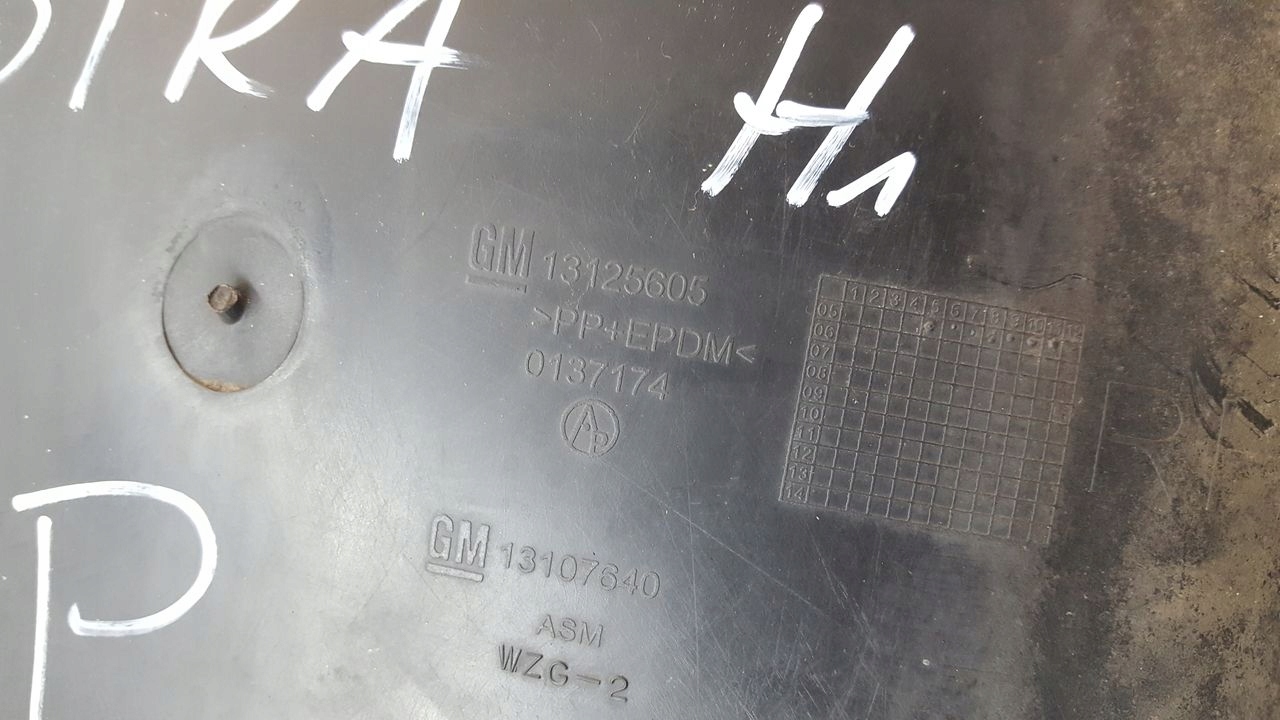 mudguard front front right Opel Astra H 1,6