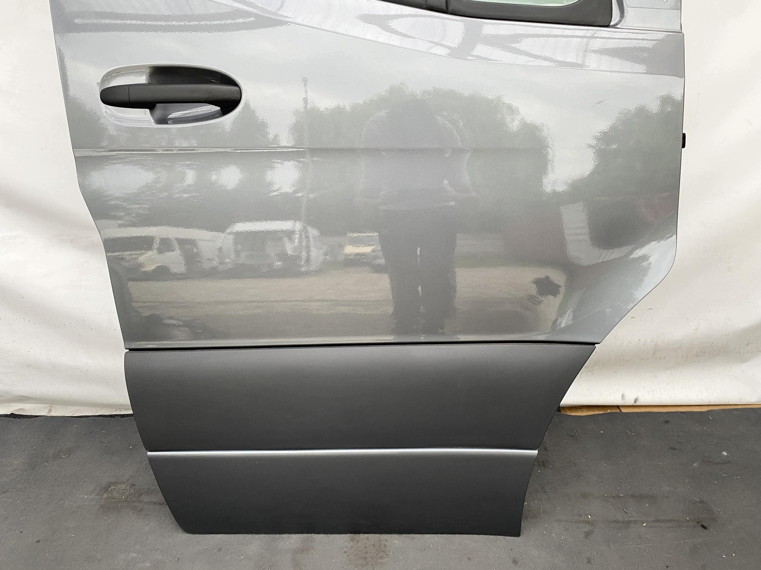 SPRINTER 907 910 17- door front right SZARE ORYGINALNE right front