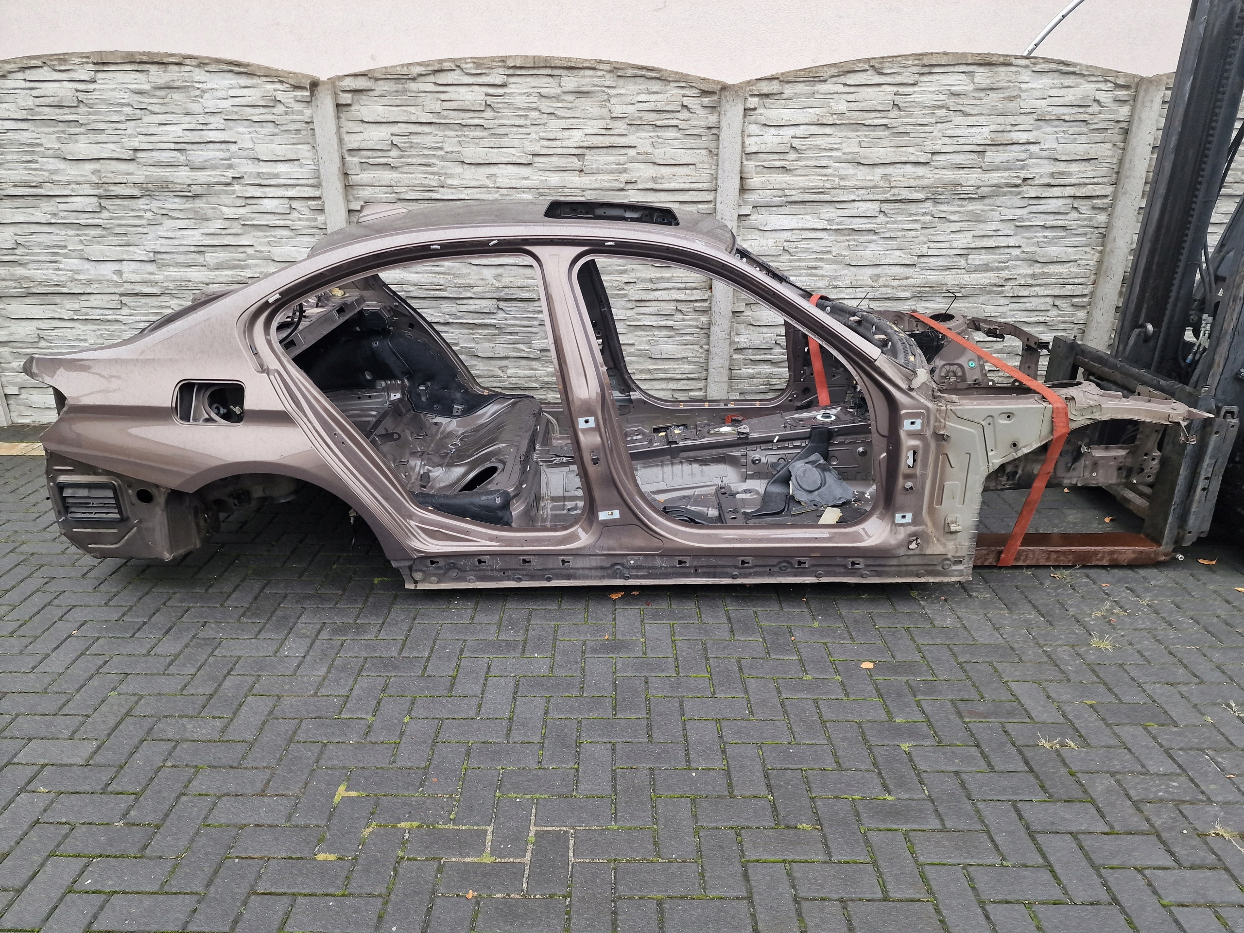 BMW F30 F31 quarter quarter side threshold right rear part B06