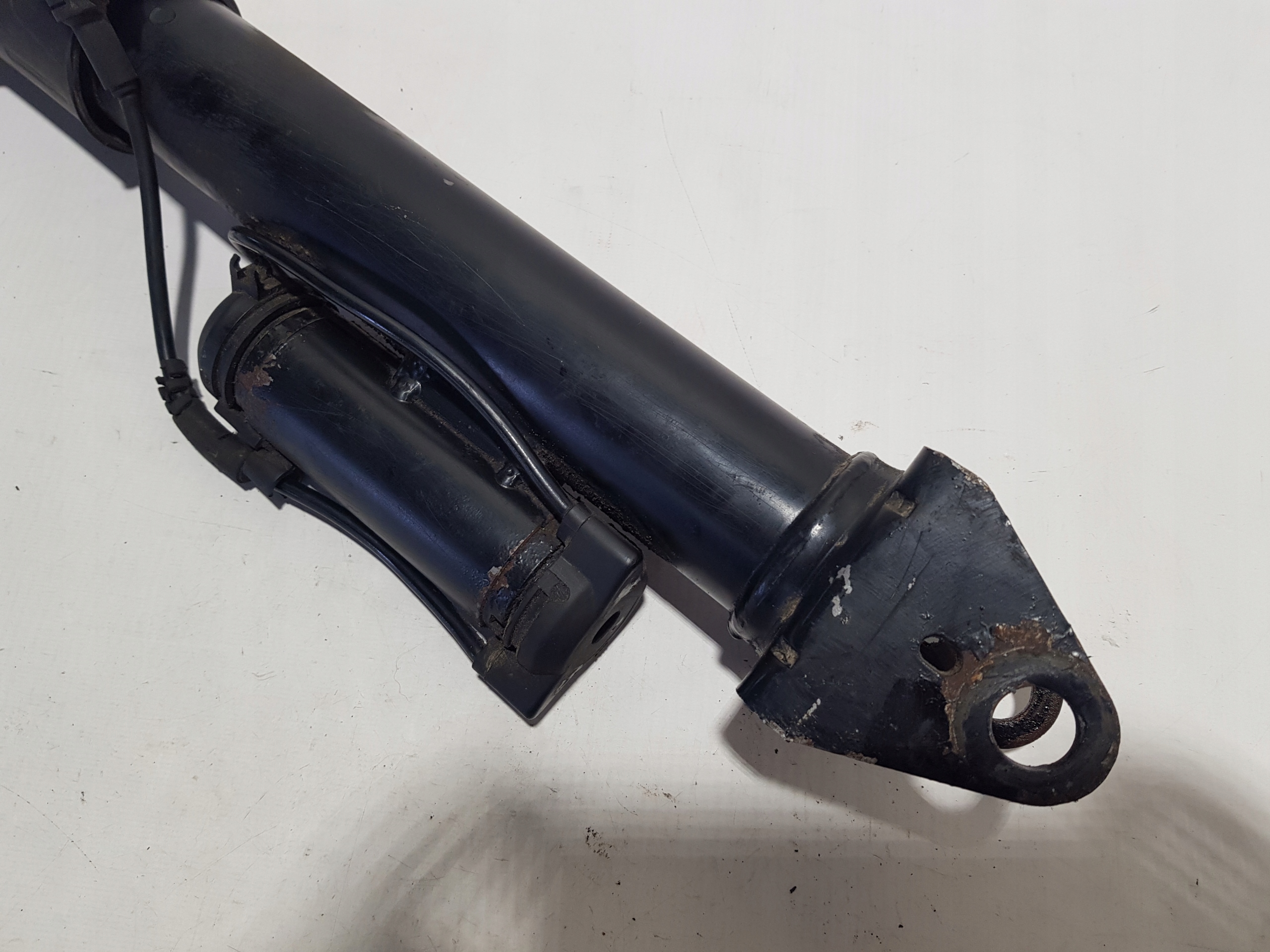 shock absorber rear part left right MERCEDES W251 AIRMATIC