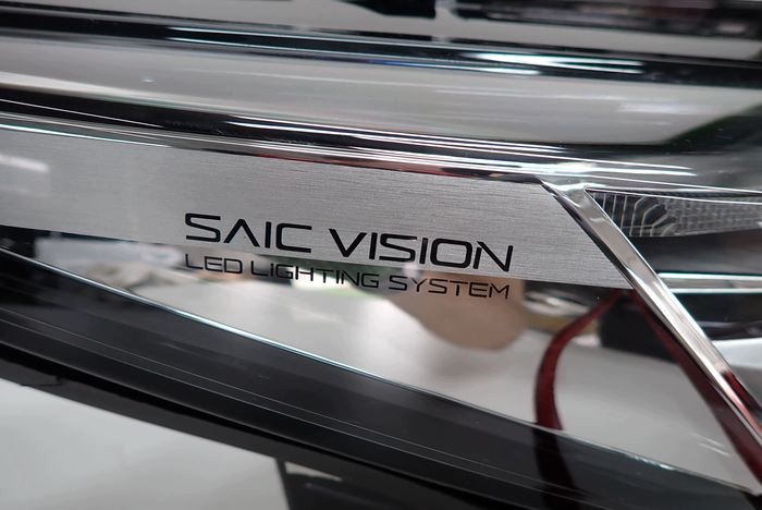 MG HS II SAIC VISION LED LIGHTING 24- reflektor right light right 11655203