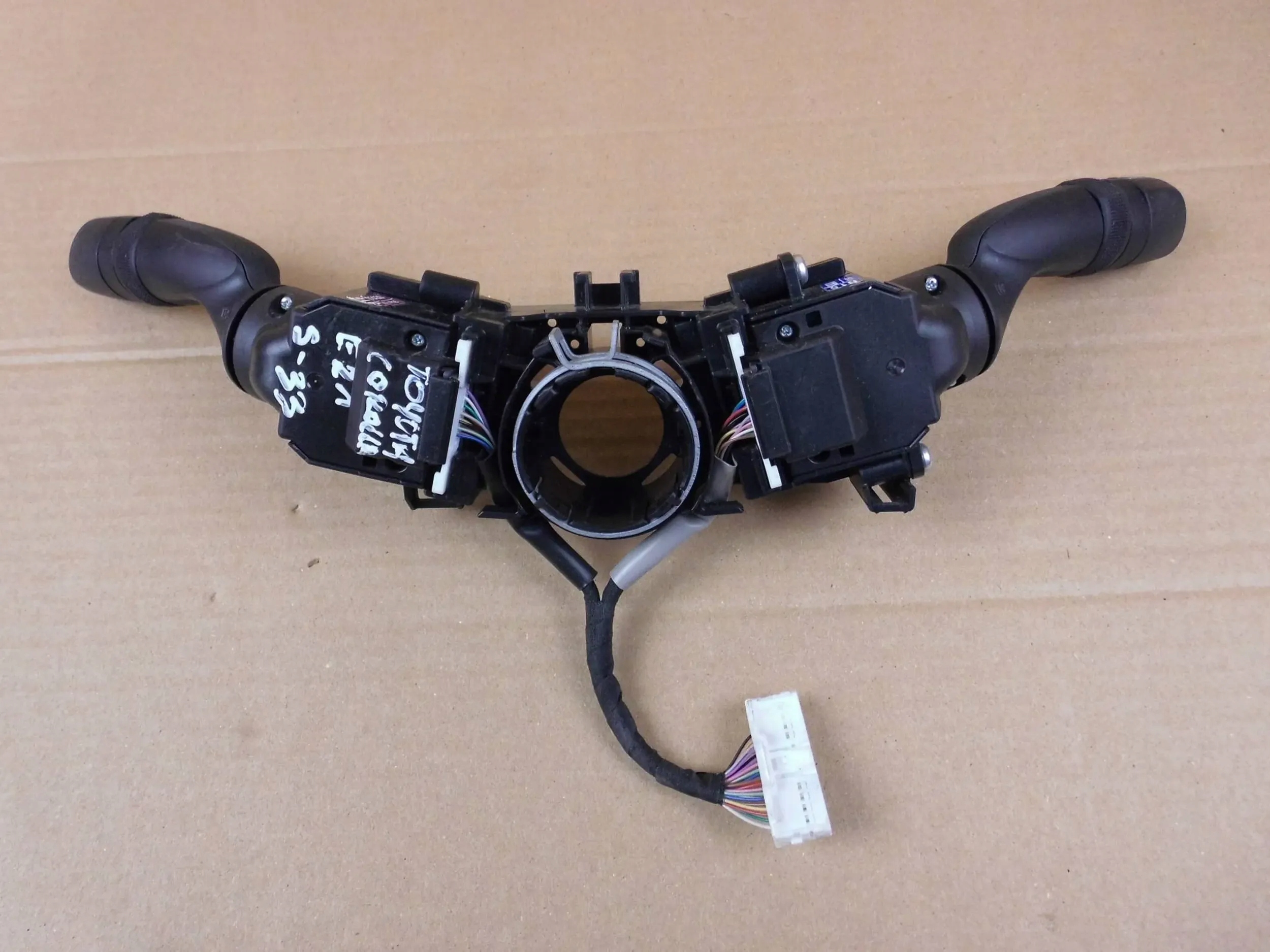 Toyota Corolla E21 Interruttore comando luci tergicristalli DEVIO LUCI DEVIO zespolony 17J915
