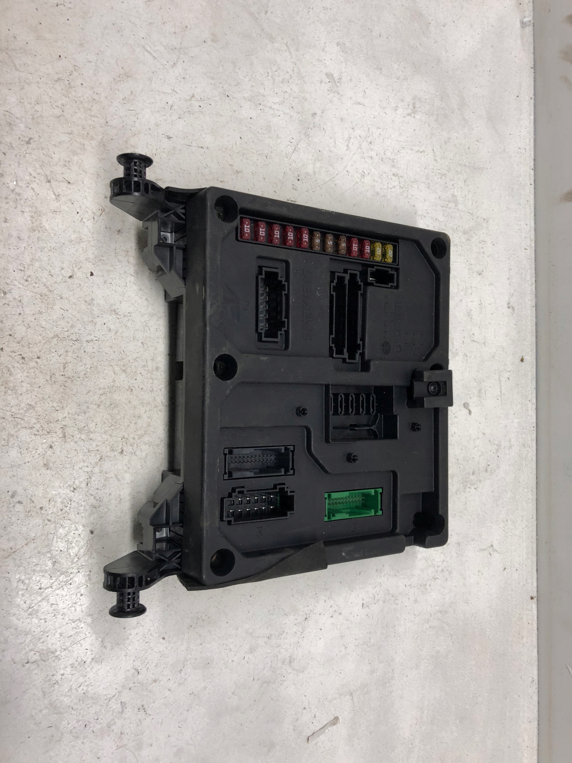 БЛОК ЗАПОБІЖНИКІВ BSI VW SHARAN S110730100D