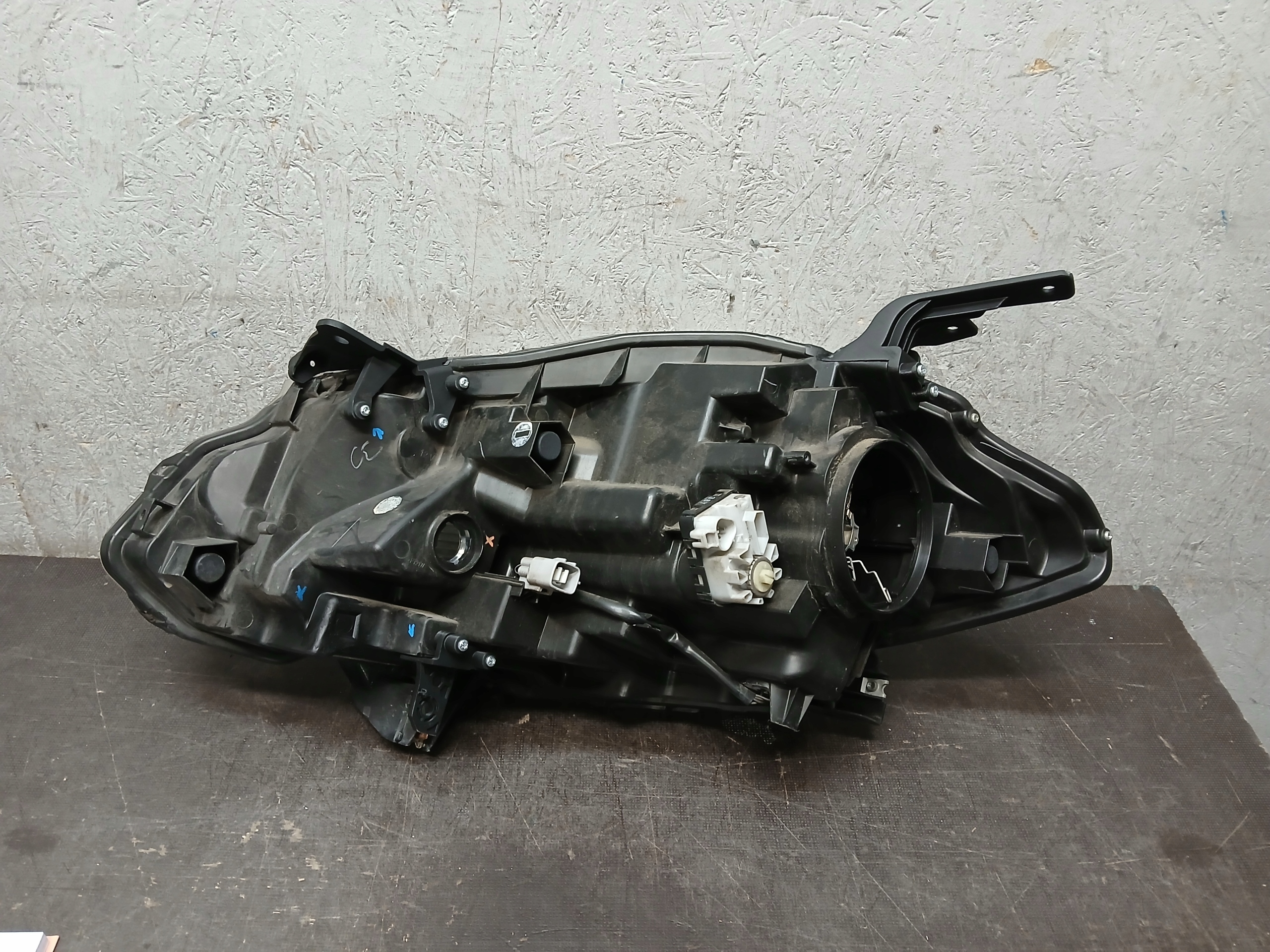 light front right SUZUKI SX4 S CROSS 13- XENON 100-17735