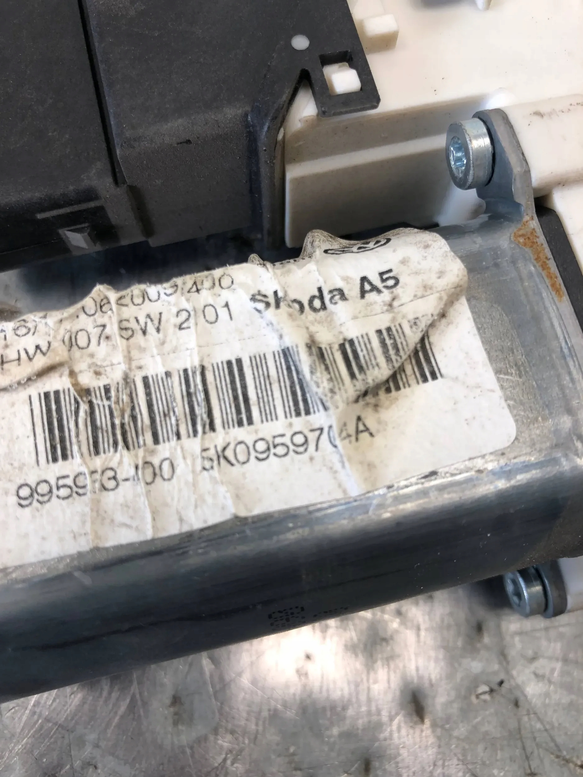mini motor windows right rear part SKODA OCTAVIA II SCOUT 5K0959704A
