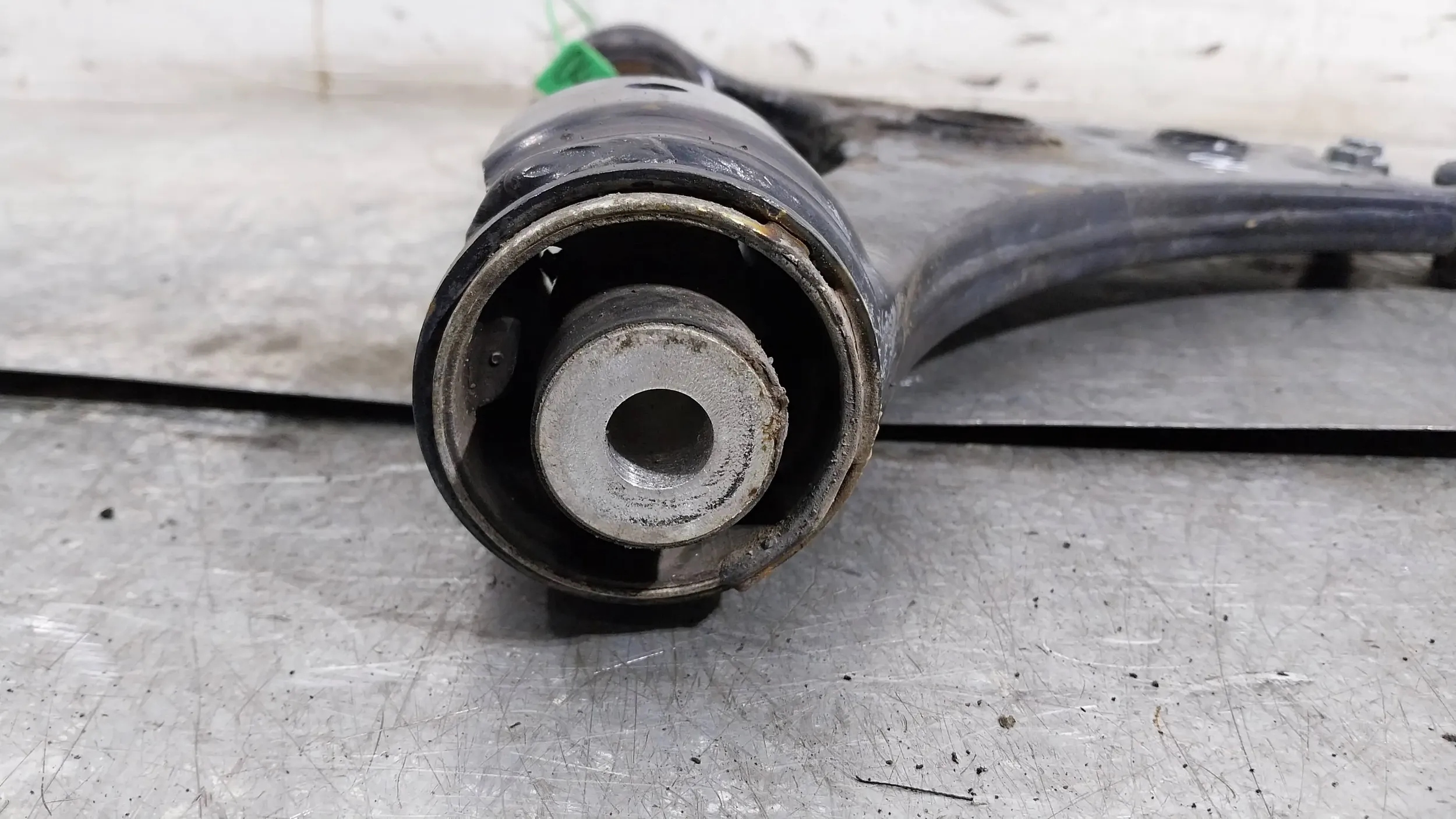 arm right front A1693300307 MERCEDES A-KLASA W169 W245