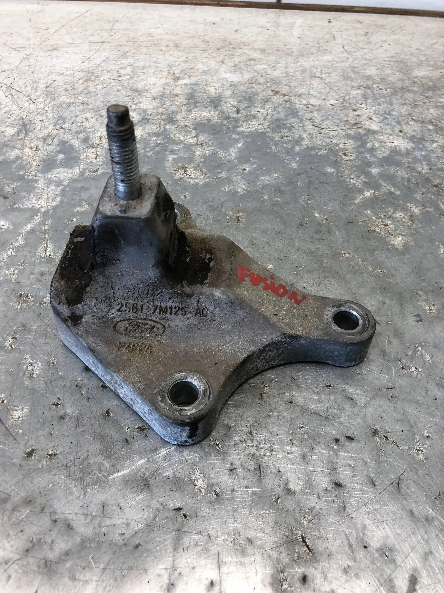 holder engine mount FORD FUSION 2S61-7M125-AC