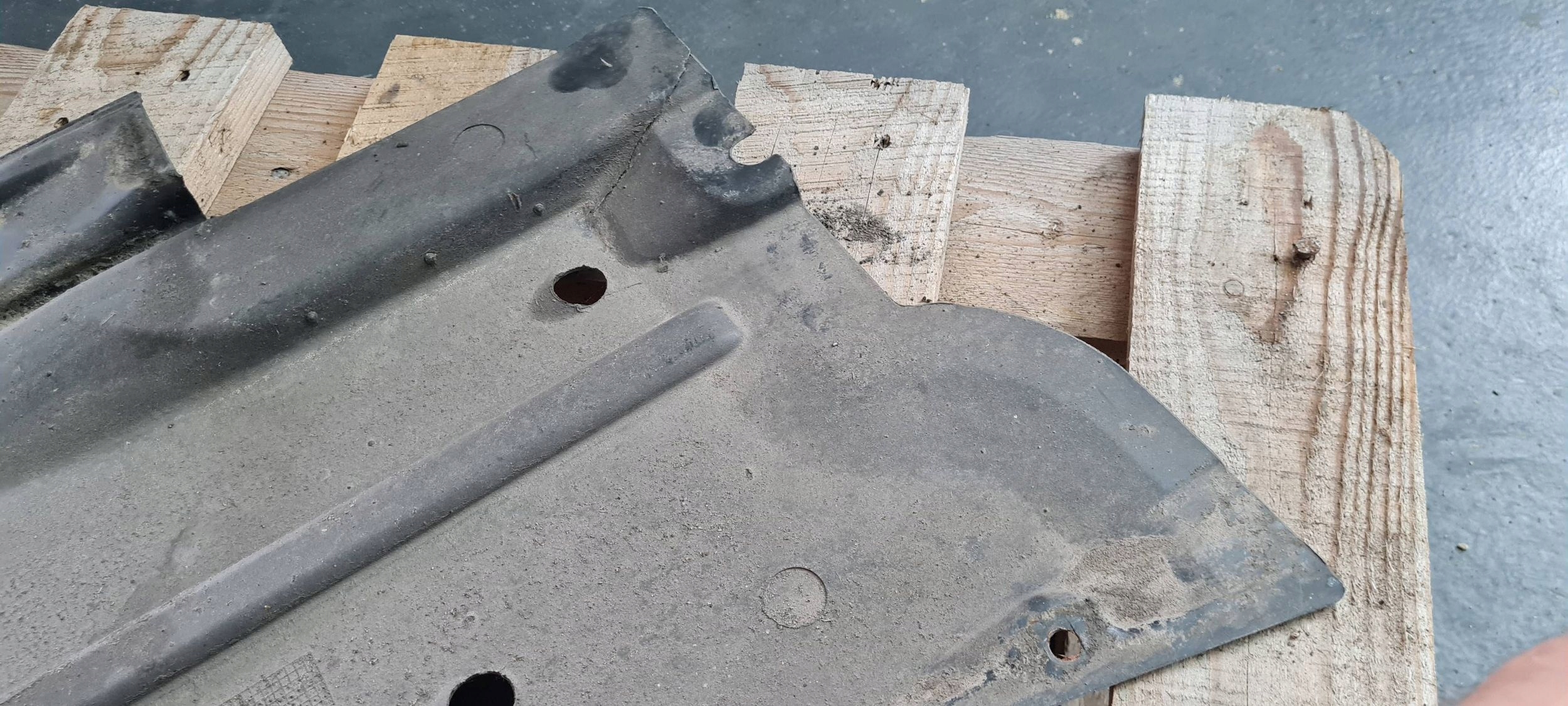 A6 C6 LIFT cover PODOWZIA left left rear part rear 4F0825215E