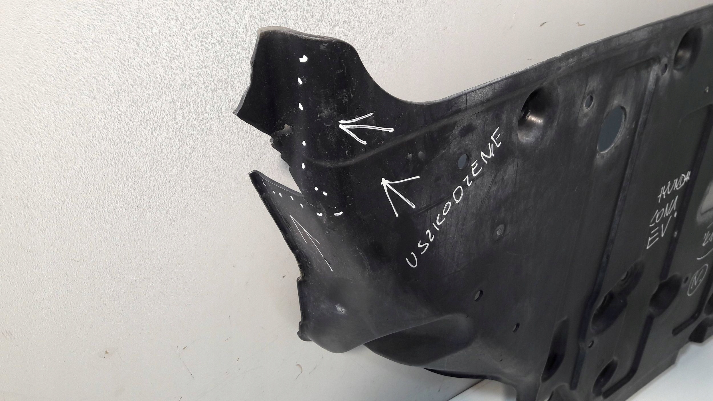 Hyundai Kona EV 2020 cover lower 84191-J2000 (PL154)