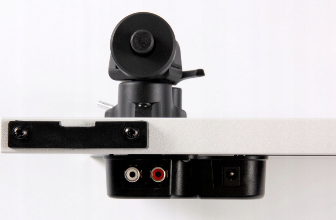 GRAMOFON Z WKŁADKĄ REGA CARBON MM REGA PLANAR 1 PLUS (P1 PLUS) BIAŁY Napęd paskowy