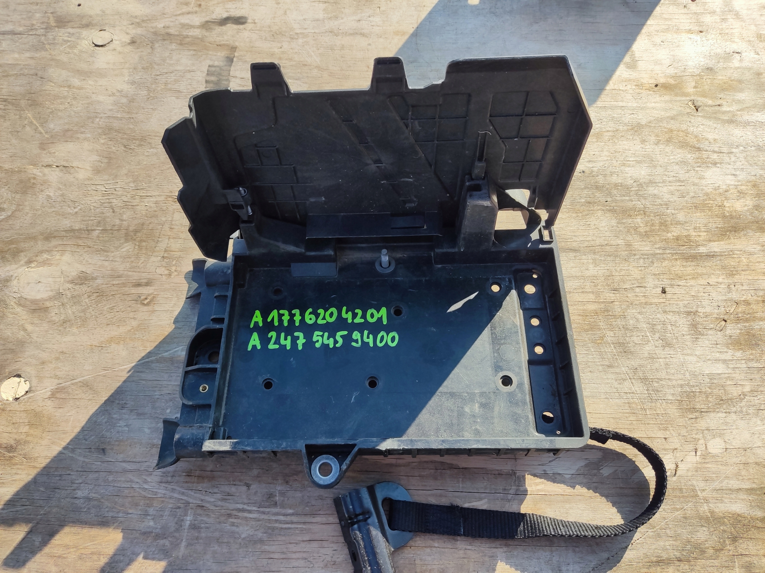 Podstawa akumulatora A1776204201 A2475459400